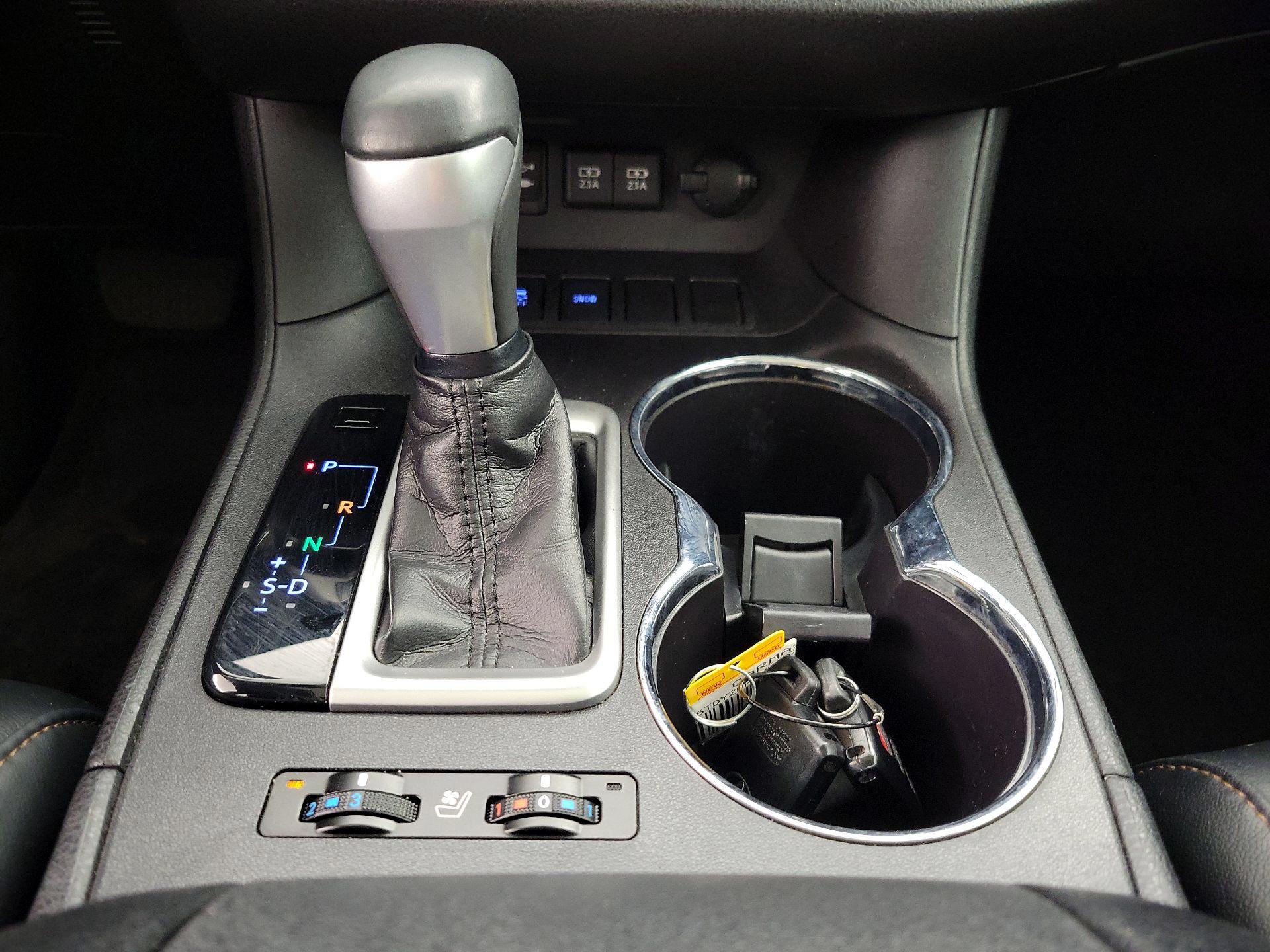 Thumbnail: 2019 Toyota Highlander - 17
