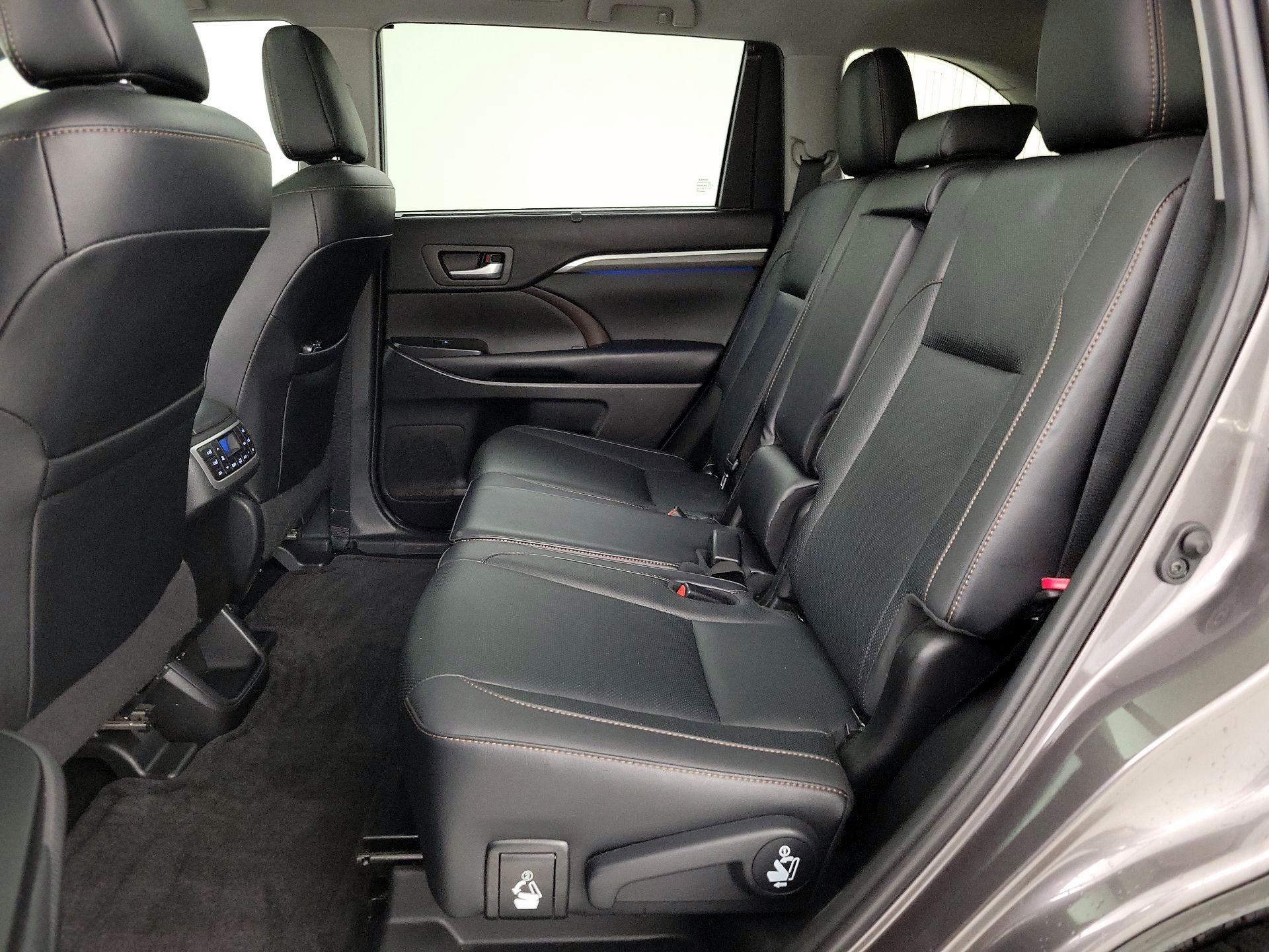Thumbnail: 2019 Toyota Highlander - 19