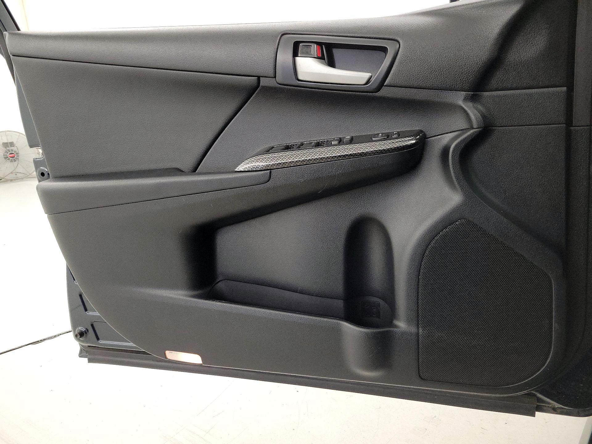 Thumbnail: 2014 Toyota Camry - 12