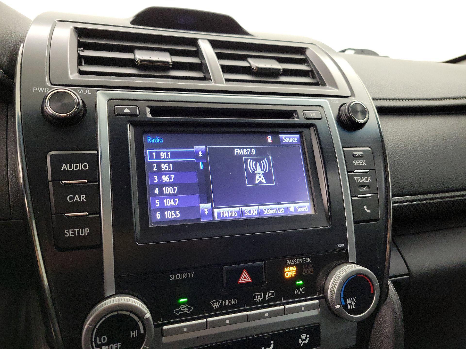 Thumbnail: 2014 Toyota Camry - 15