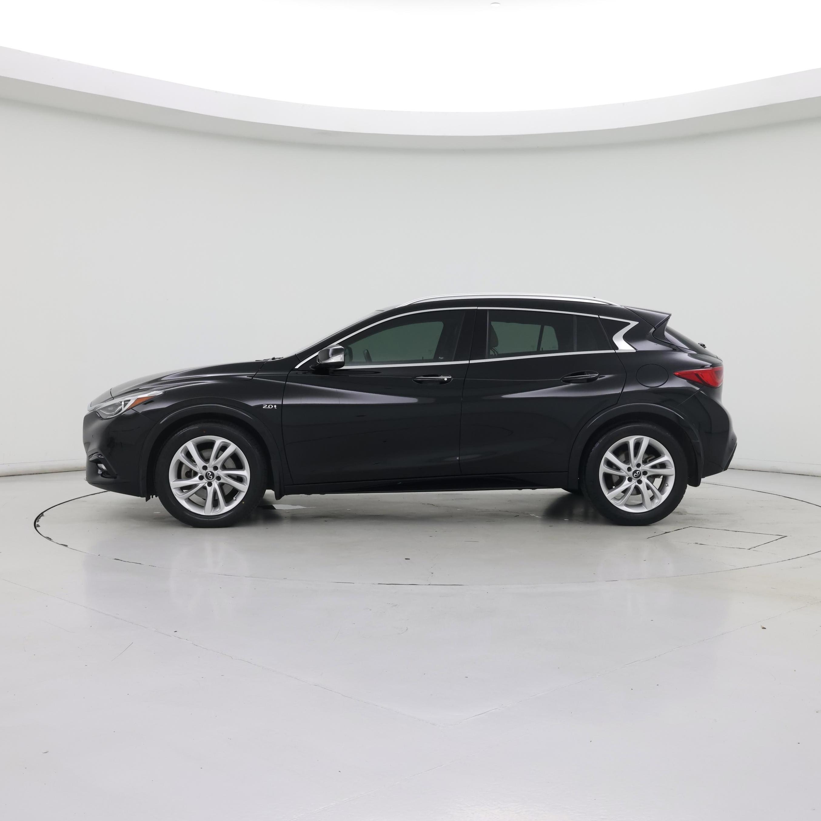 Thumbnail: 2018 INFINITI QX30 - 3