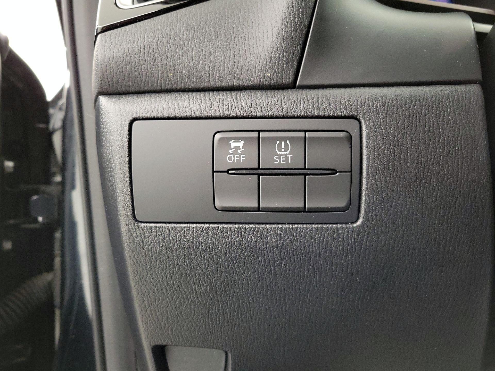 Thumbnail: 2015 Mazda Mazda3 - 13