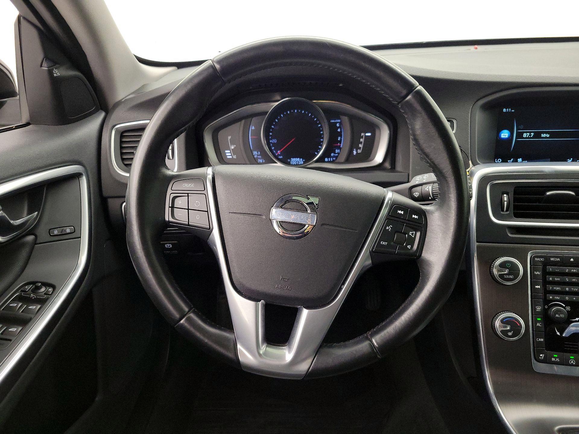 Thumbnail: 2015 Volvo V60 - 10