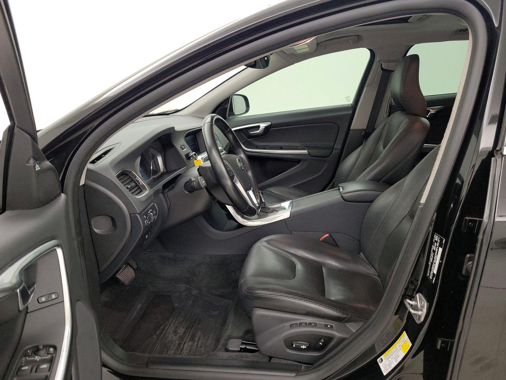 Thumbnail: 2015 Volvo V60 - 11