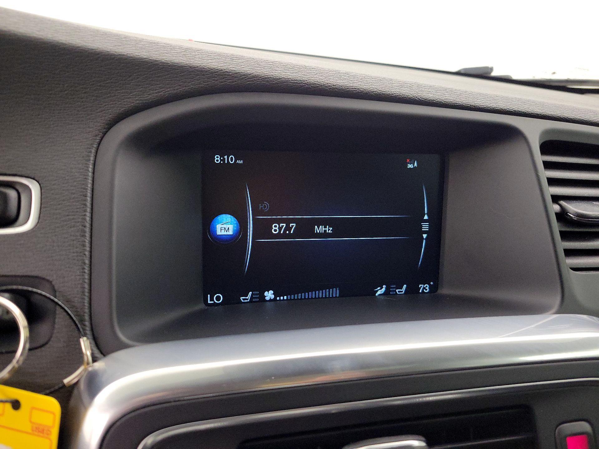 Thumbnail: 2015 Volvo V60 - 15