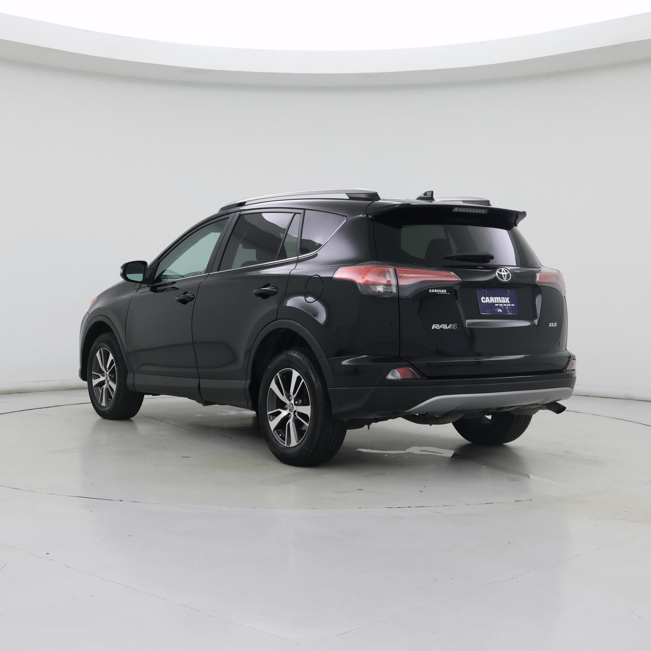 Thumbnail: 2018 Toyota RAV4 - 2
