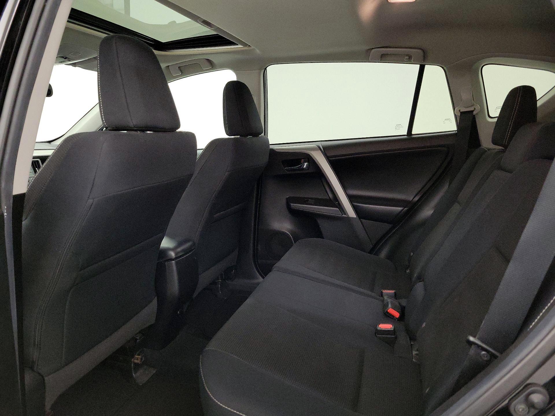 Thumbnail: 2018 Toyota RAV4 - 19