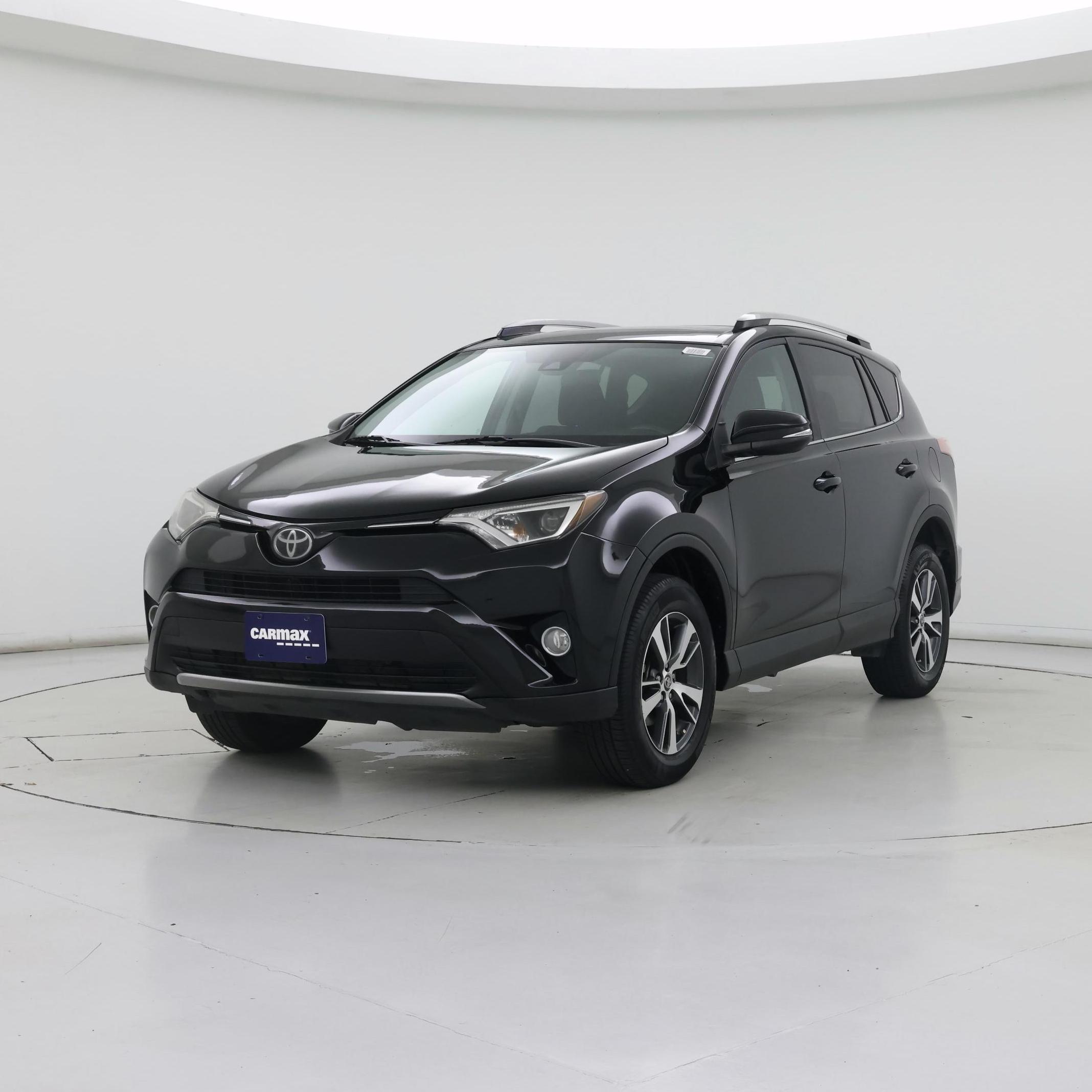 Thumbnail: 2018 Toyota RAV4 - 4