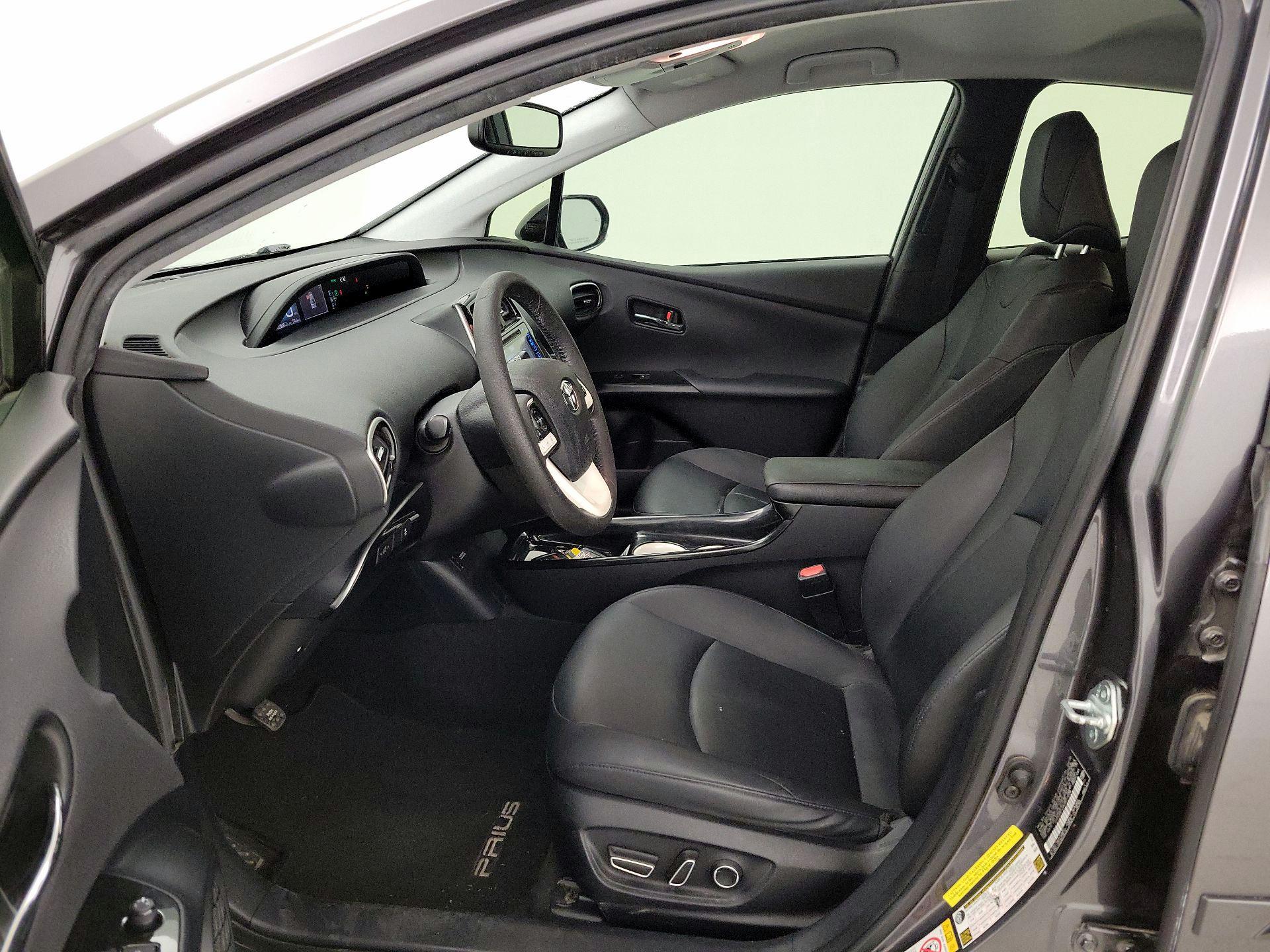 Thumbnail: 2016 Toyota Prius - 11