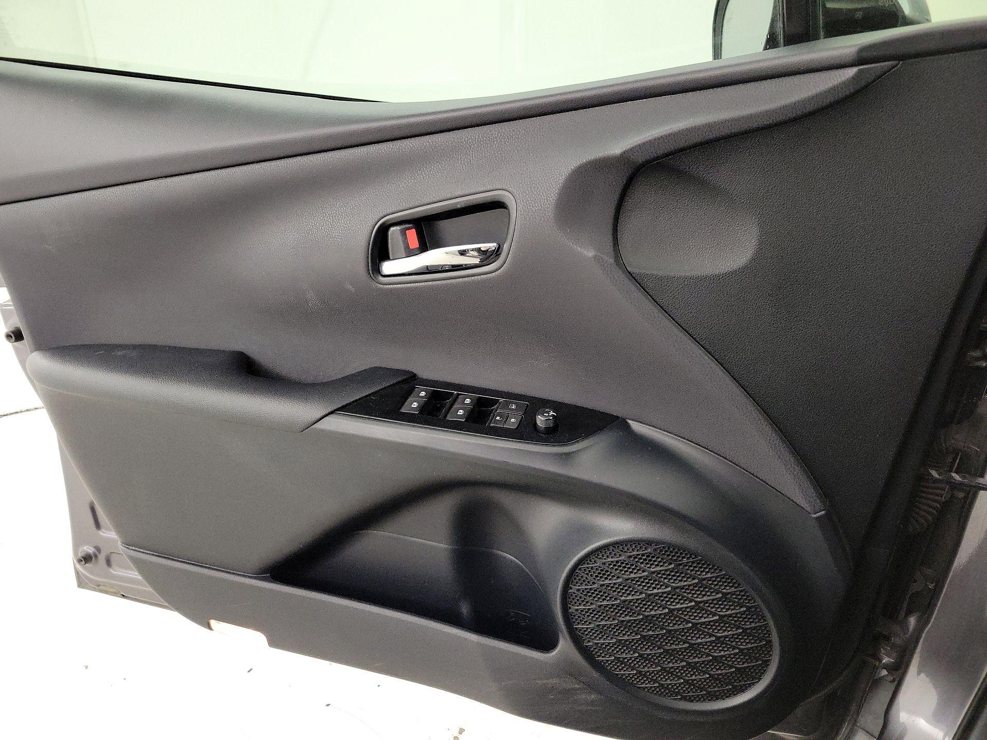 Thumbnail: 2016 Toyota Prius - 12