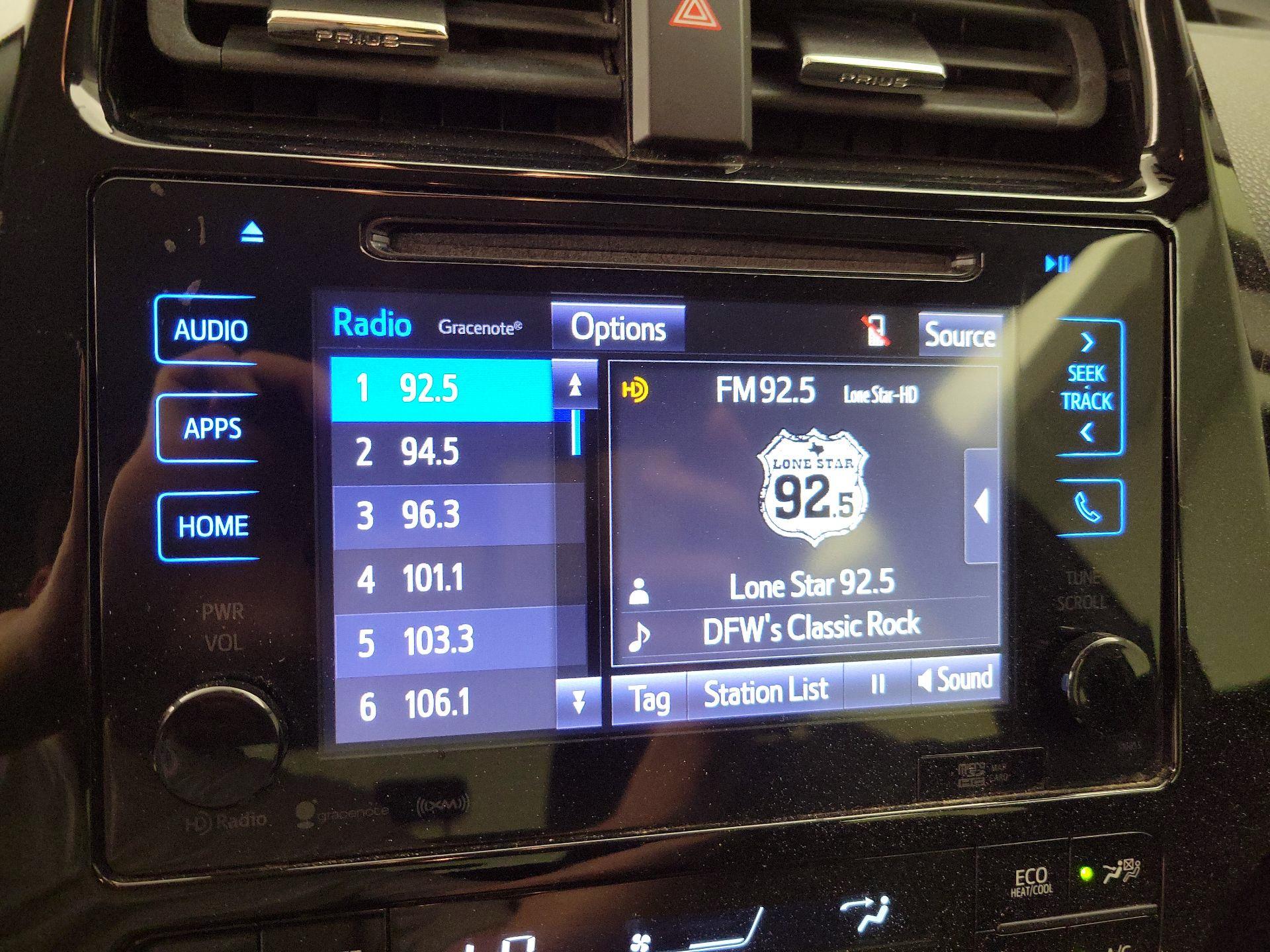 Thumbnail: 2016 Toyota Prius - 15
