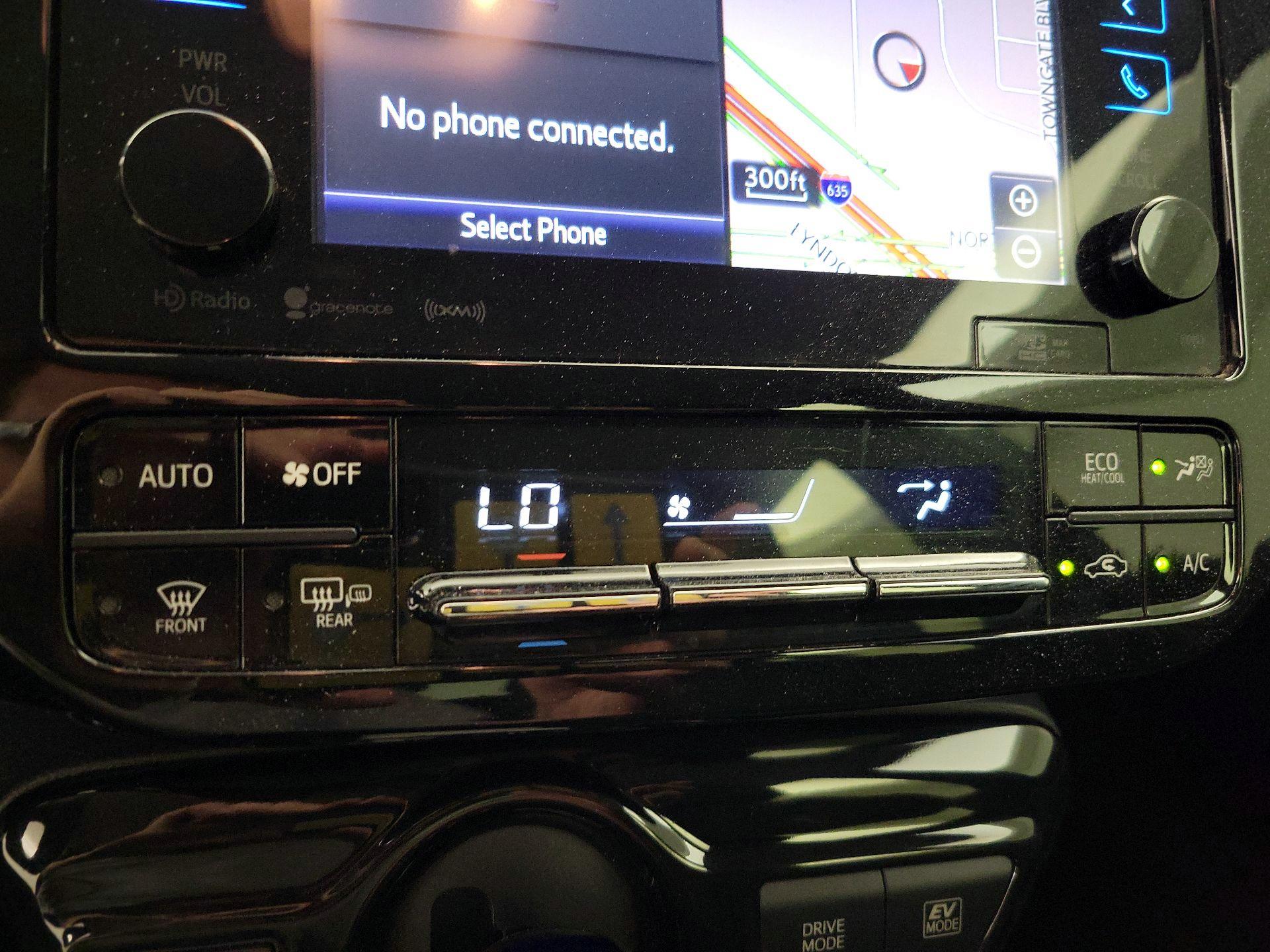 Thumbnail: 2016 Toyota Prius - 16