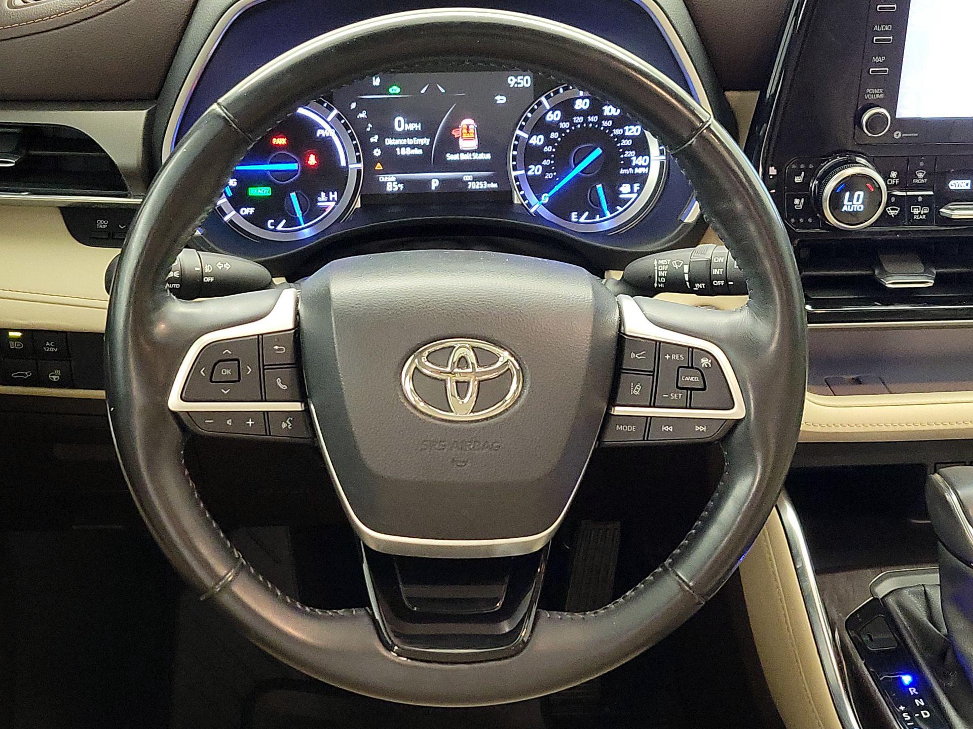 Thumbnail: 2022 Toyota Highlander - 10