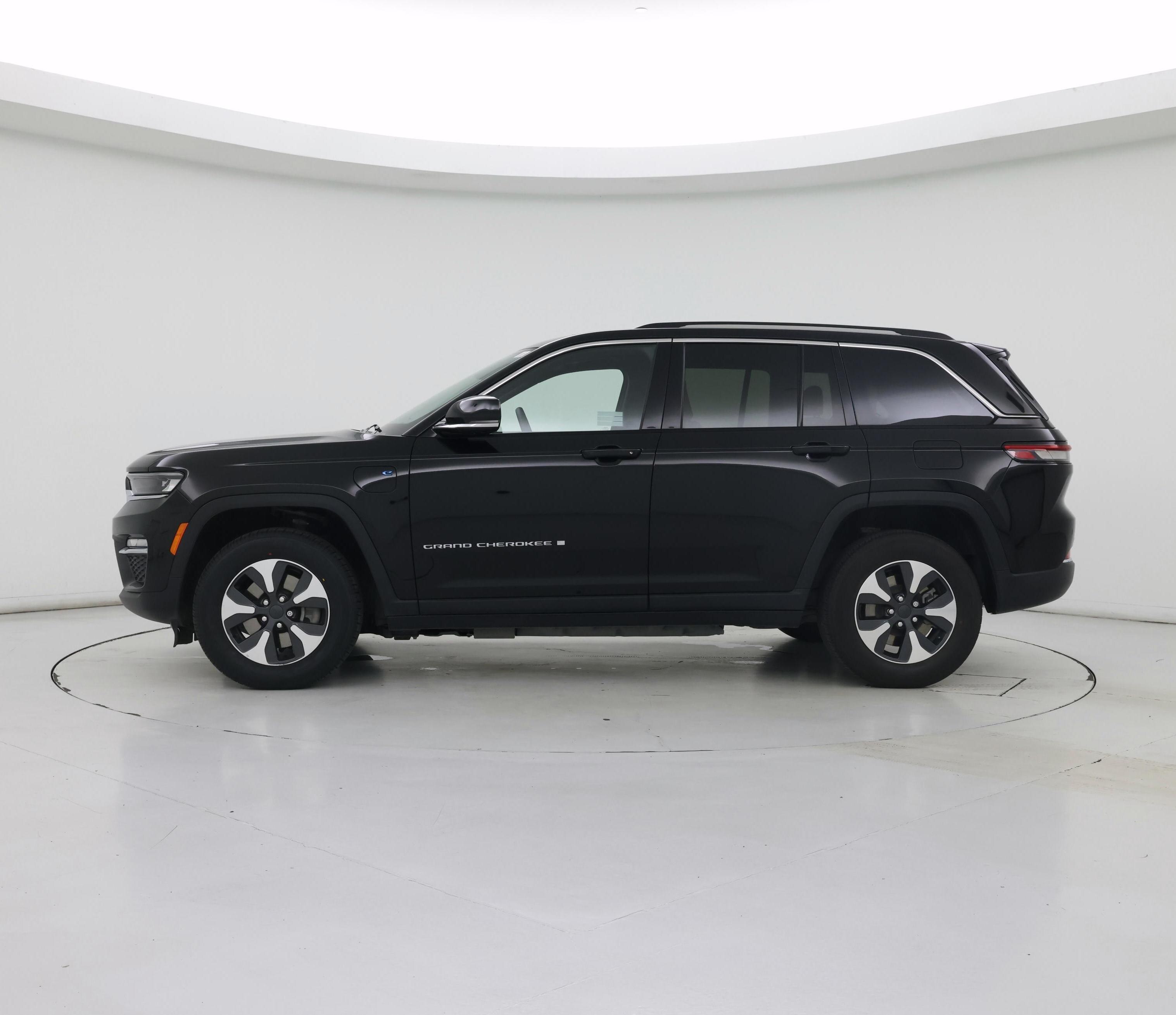 Thumbnail: 2022 Jeep Grand Cherokee - 3