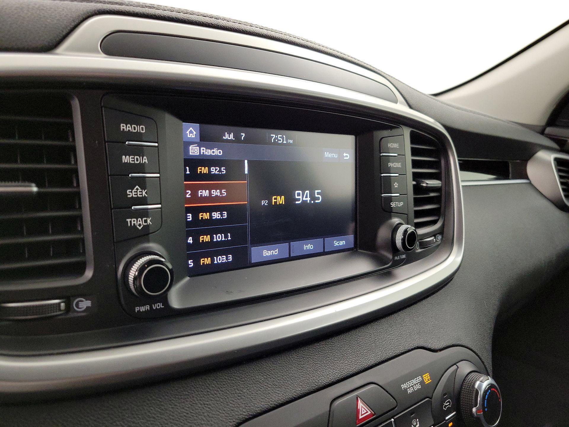 Thumbnail: 2020 Kia Sorento - 15