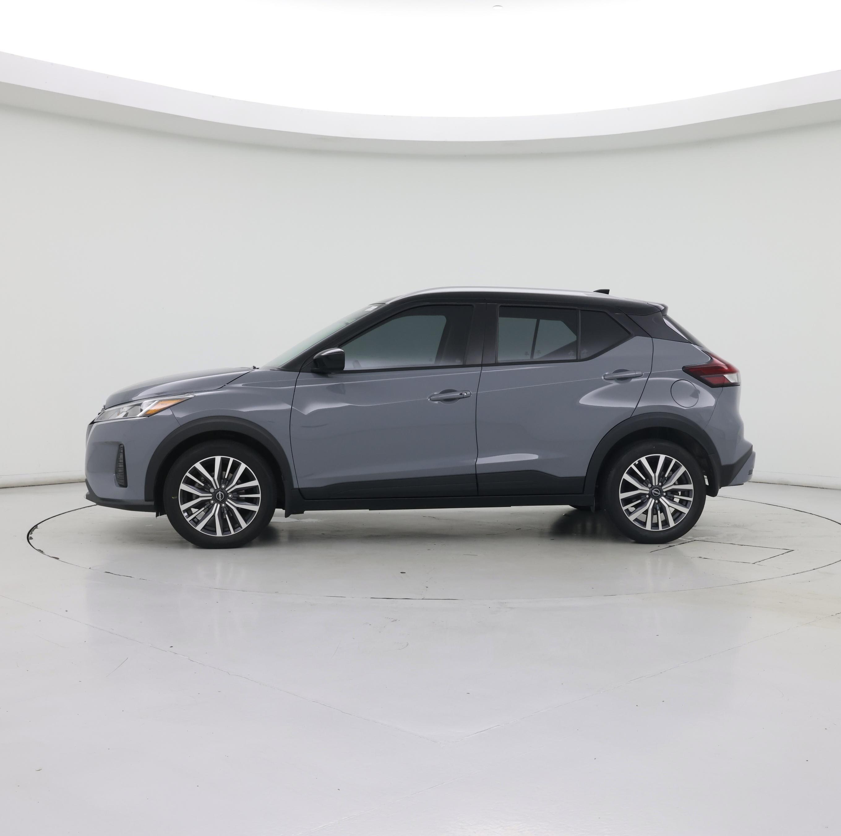 Thumbnail: 2023 Nissan Kicks - 3