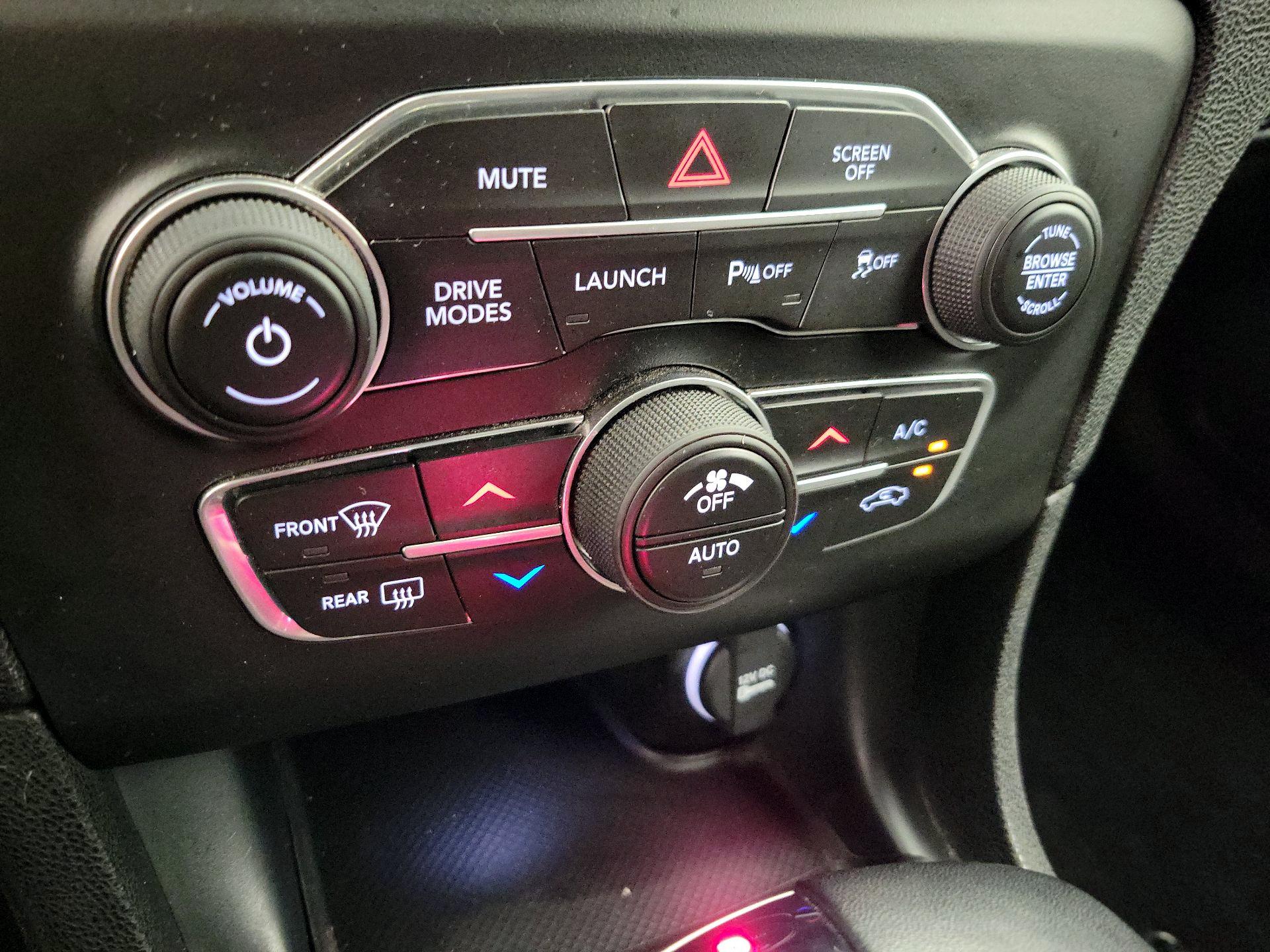 Thumbnail: 2019 Dodge Charger - 16