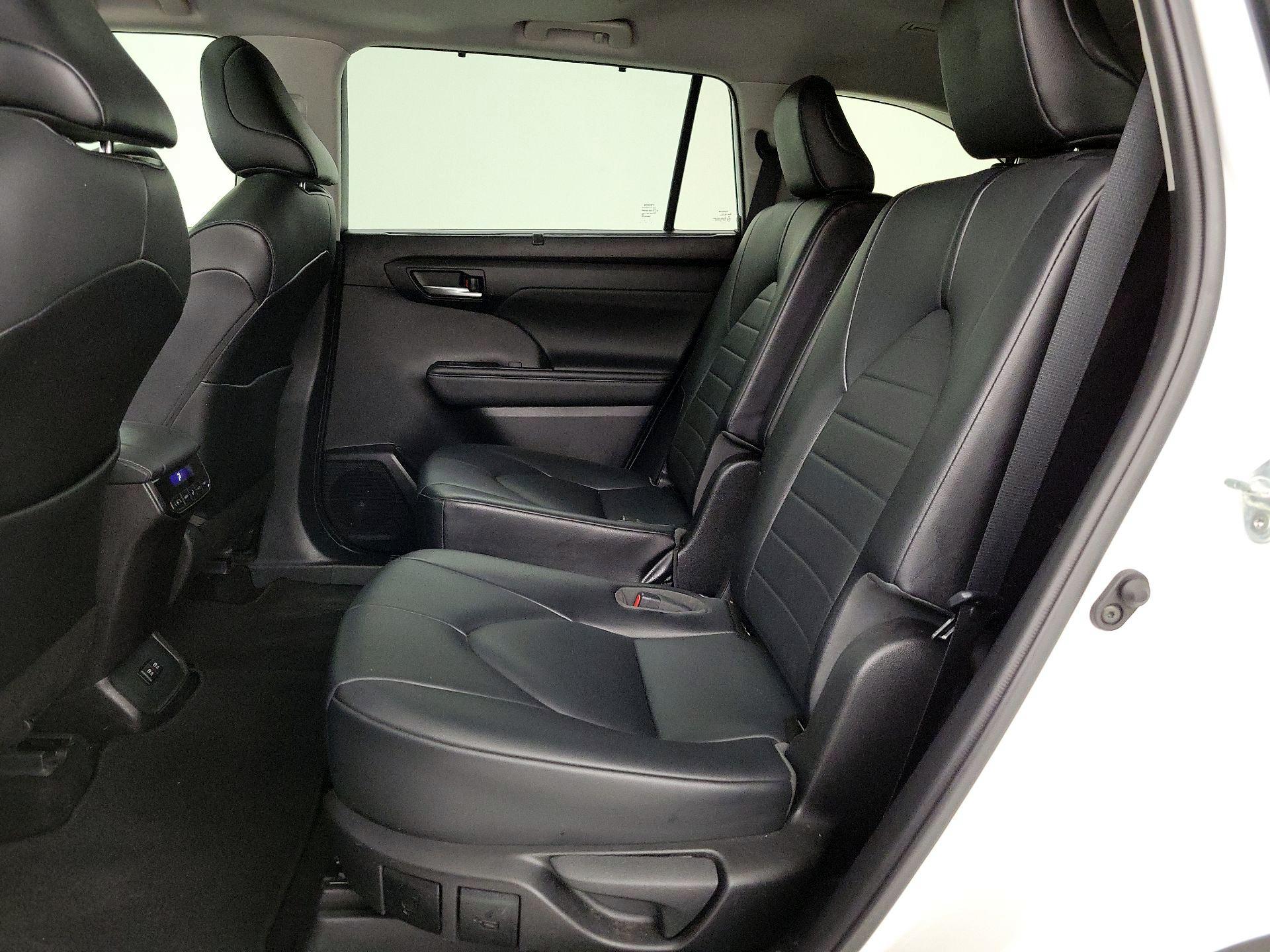Thumbnail: 2021 Toyota Highlander - 19