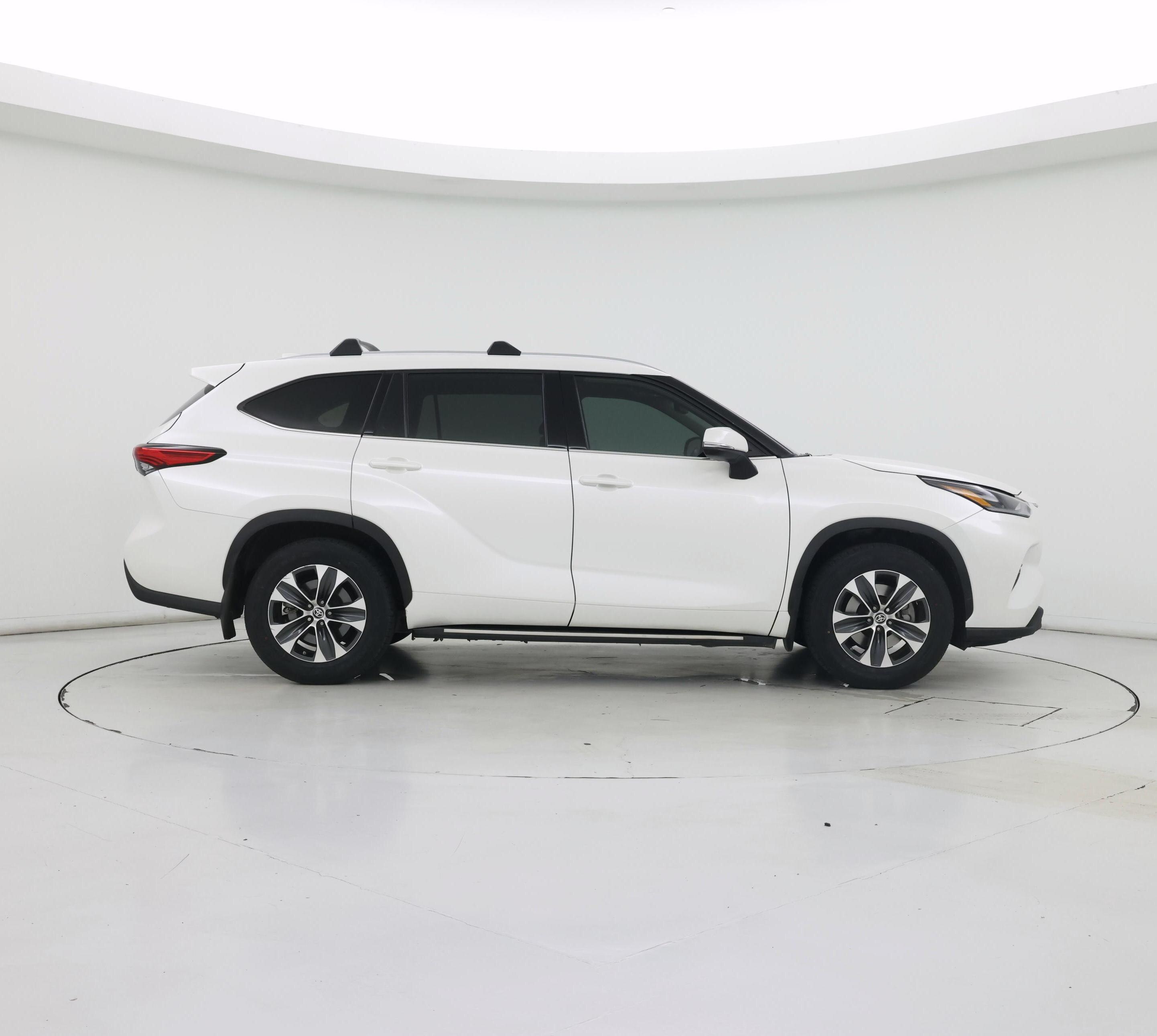 Thumbnail: 2021 Toyota Highlander - 7
