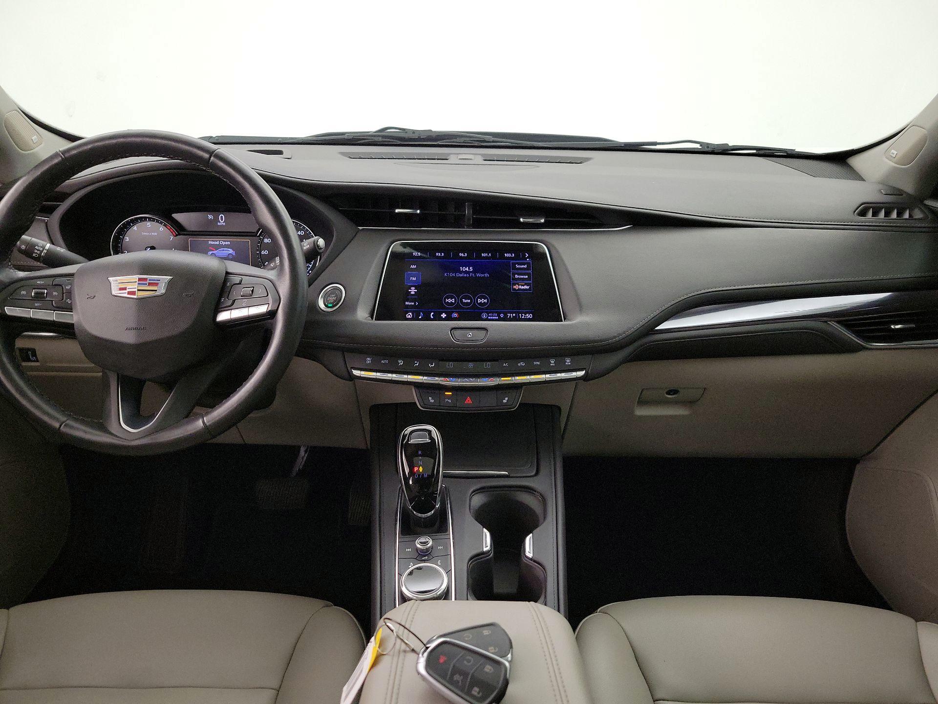 Thumbnail: 2022 Cadillac XT4 - 9