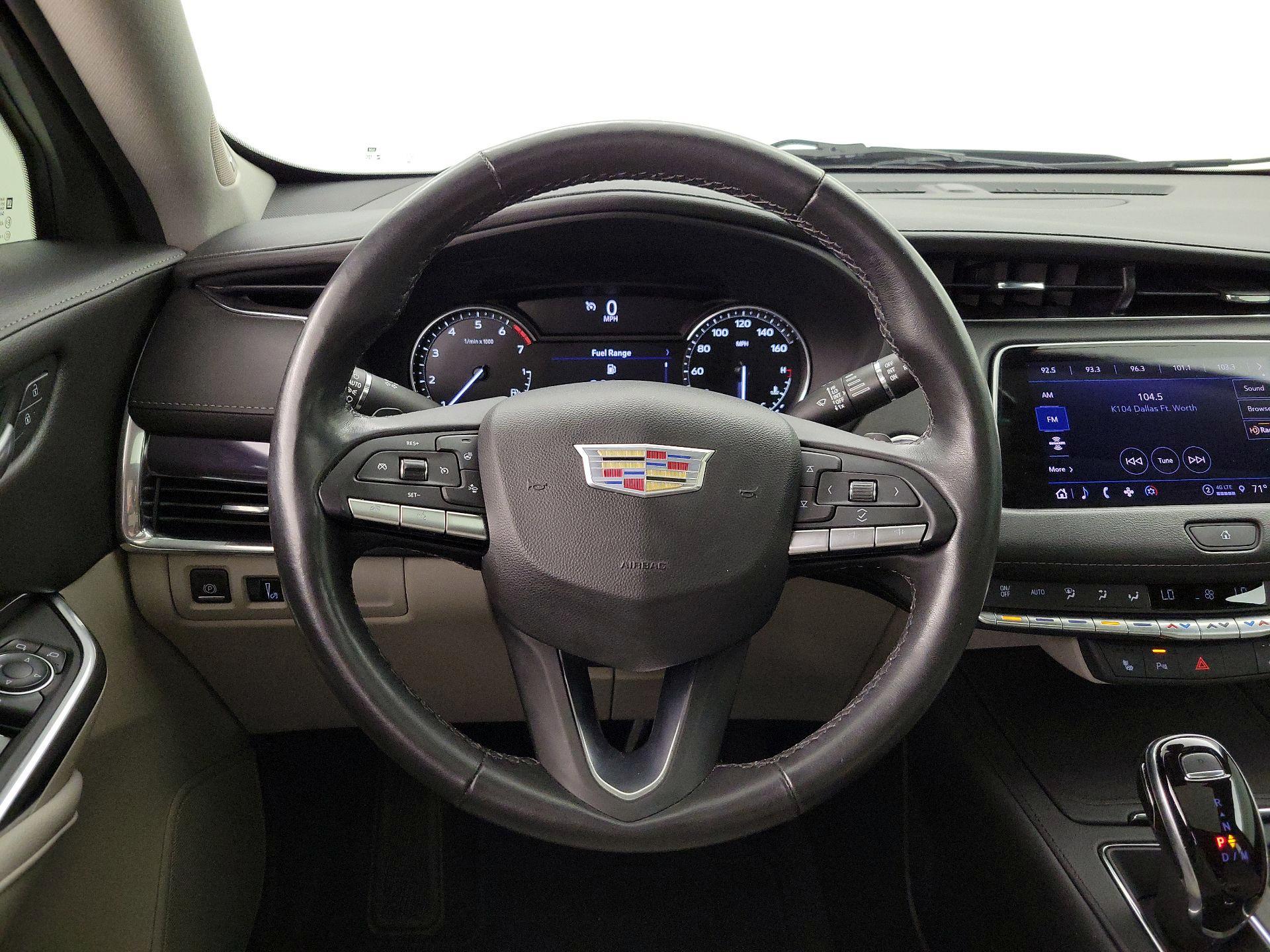 Thumbnail: 2022 Cadillac XT4 - 10