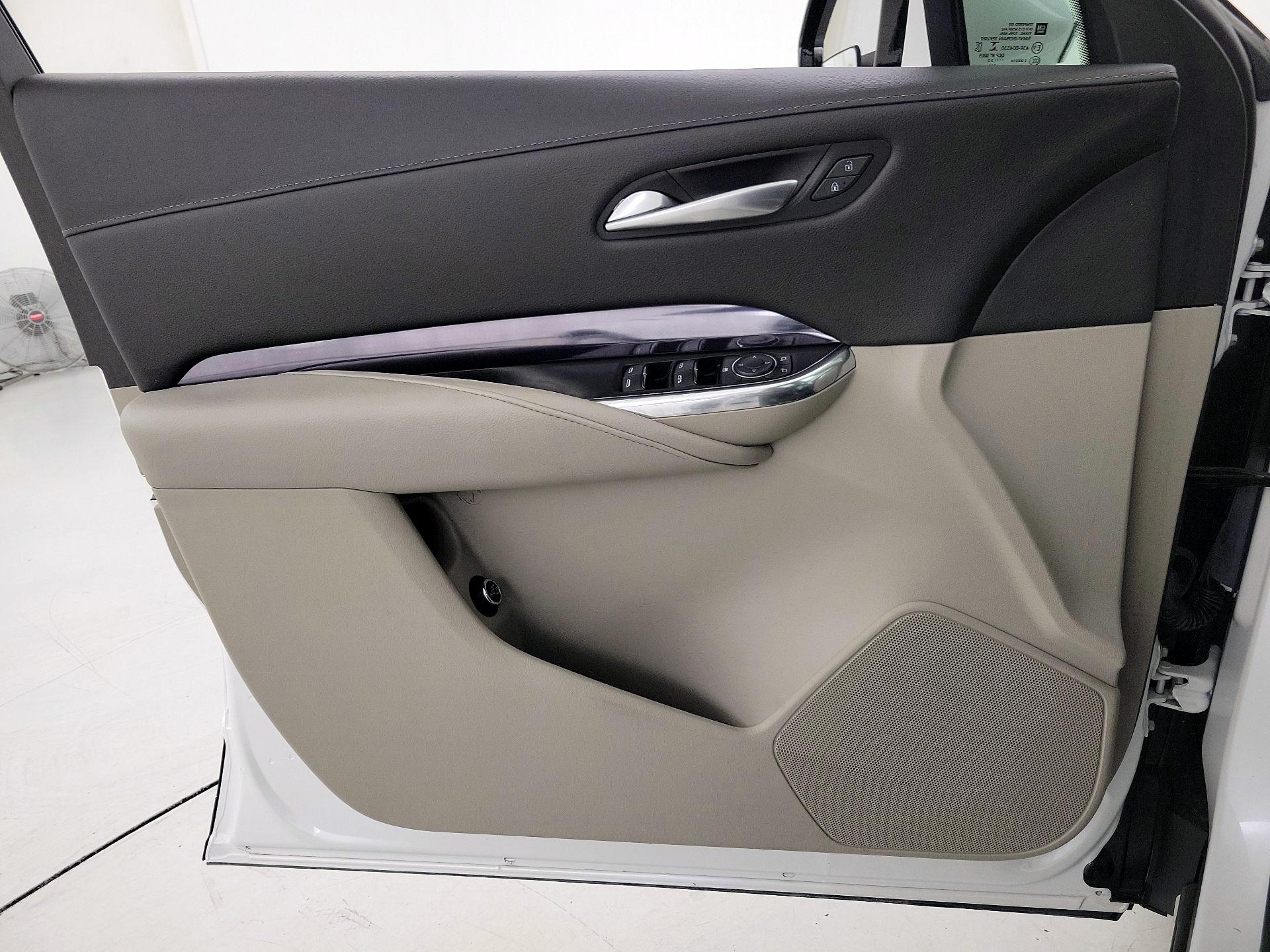 Thumbnail: 2022 Cadillac XT4 - 12