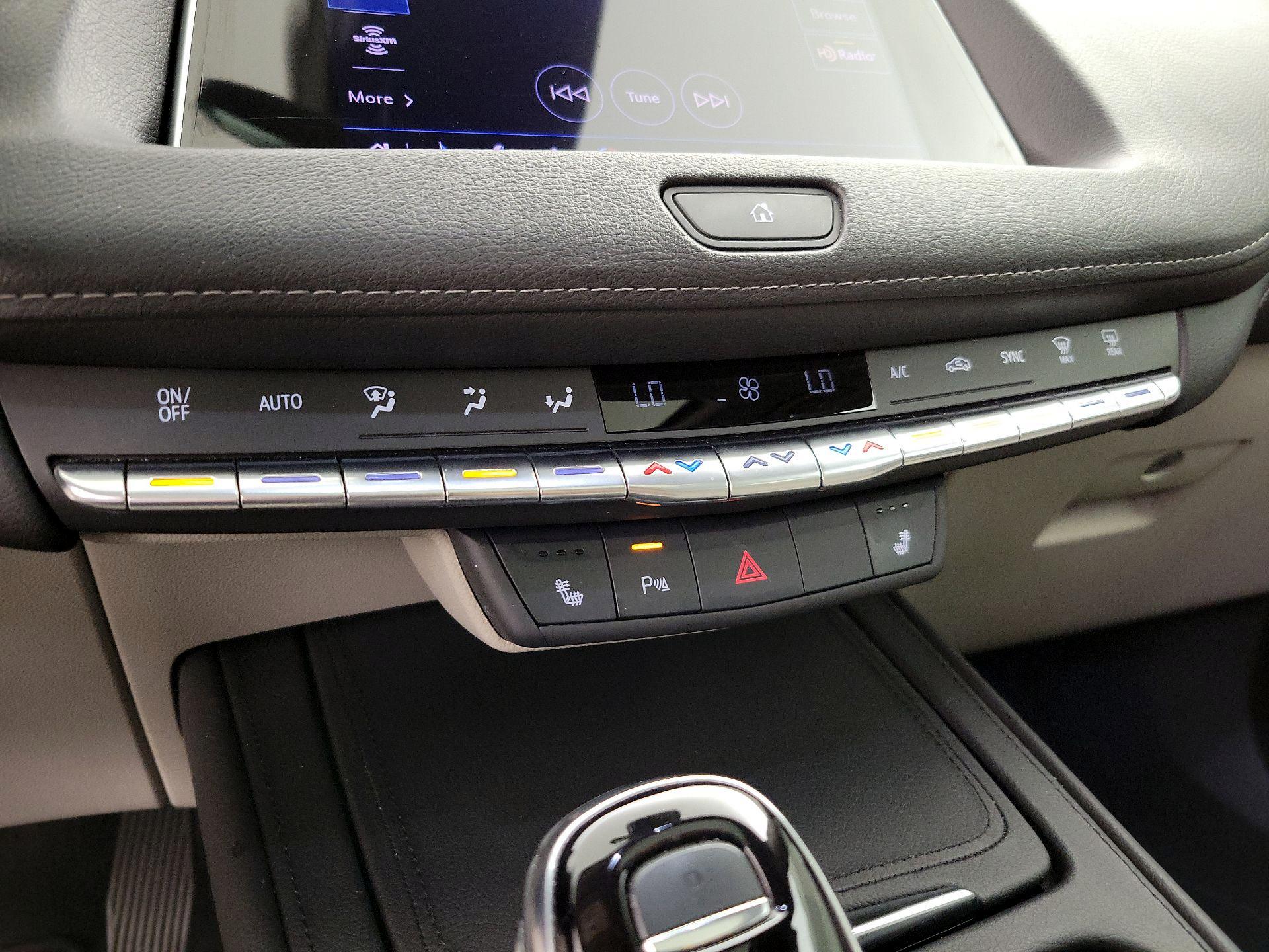 Thumbnail: 2022 Cadillac XT4 - 16