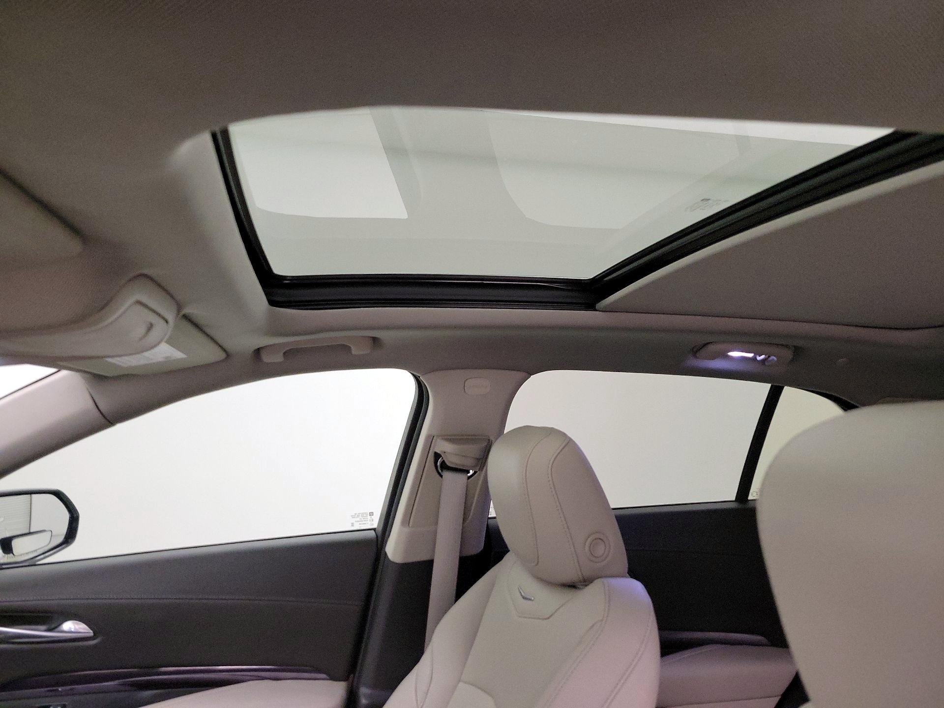 Thumbnail: 2022 Cadillac XT4 - 18
