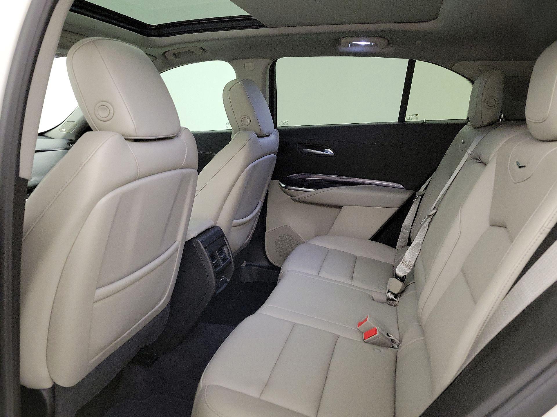 Thumbnail: 2022 Cadillac XT4 - 19