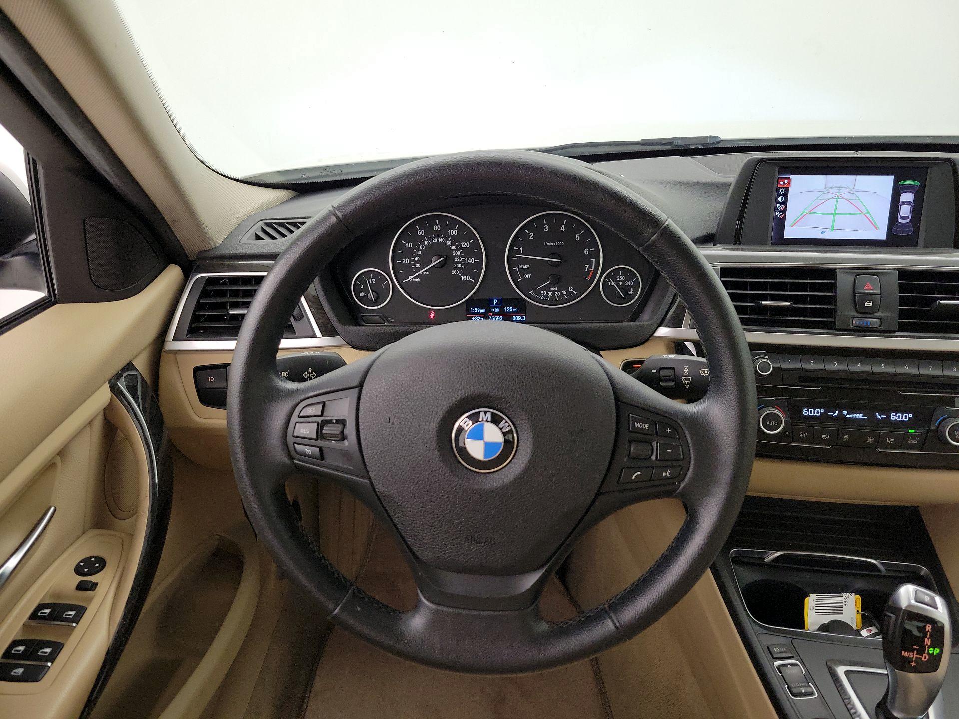 Thumbnail: 2016 BMW 3 Series - 10