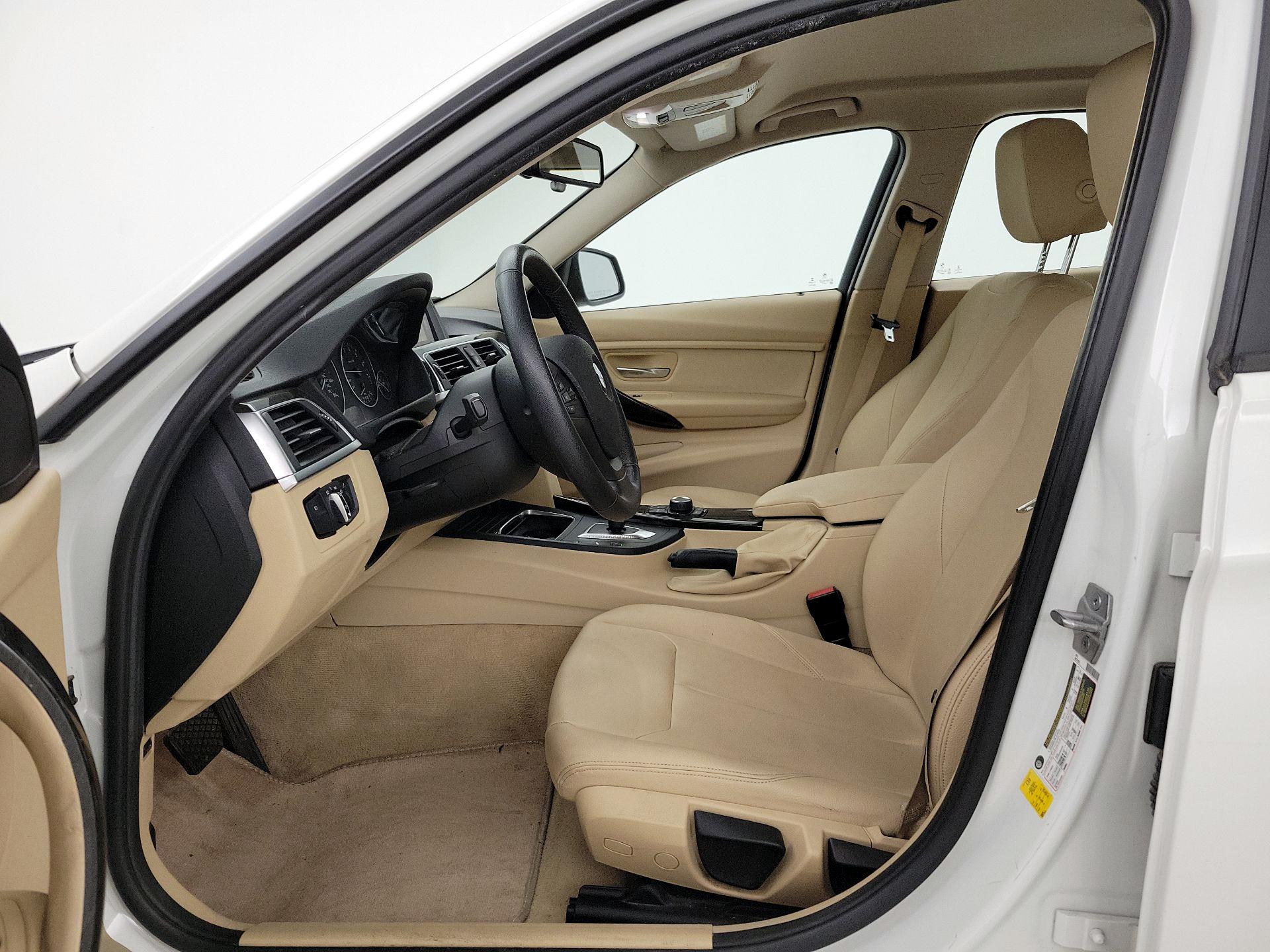 Thumbnail: 2016 BMW 3 Series - 11