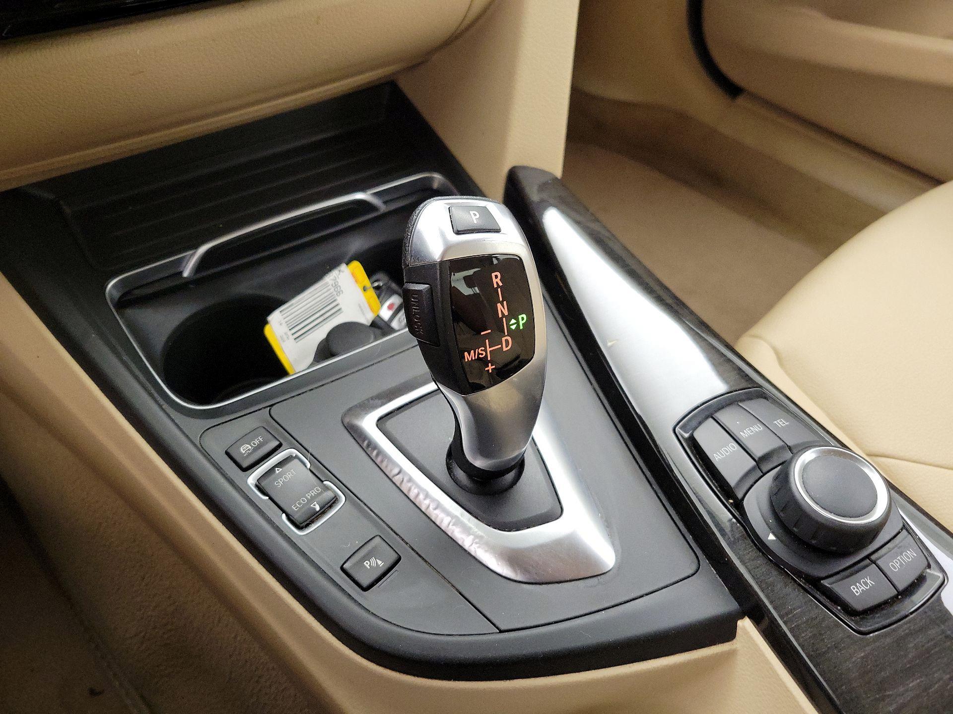 Thumbnail: 2016 BMW 3 Series - 17