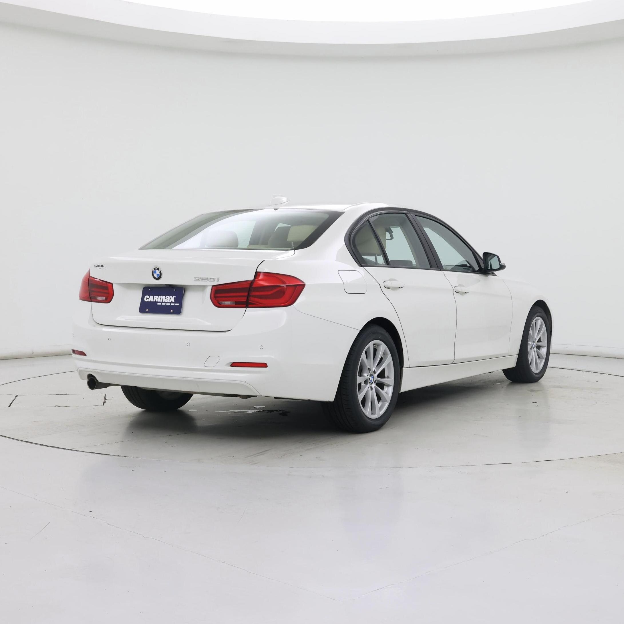 Thumbnail: 2016 BMW 3 Series - 8