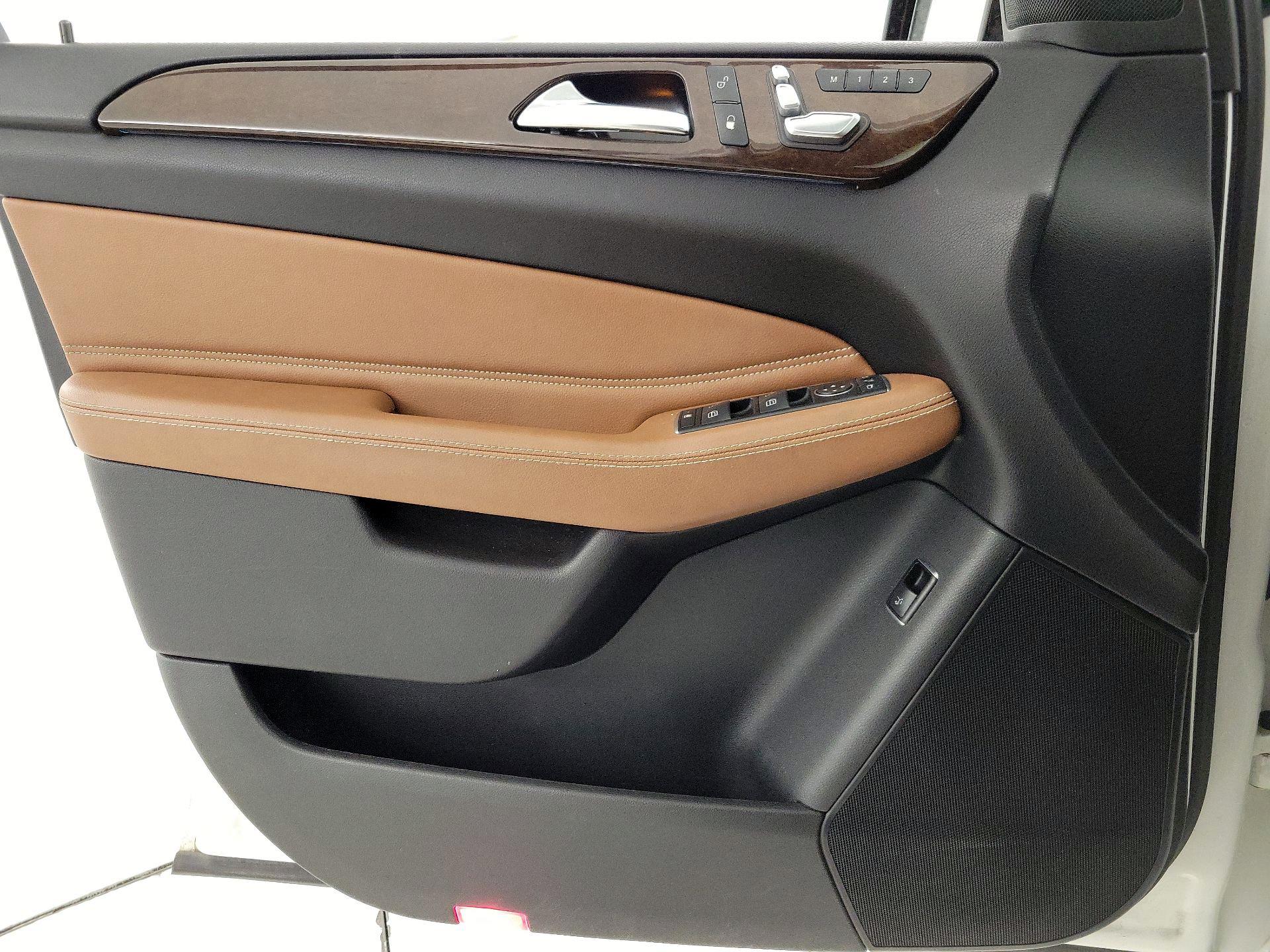Thumbnail: 2016 Mercedes-Benz GLE - 12