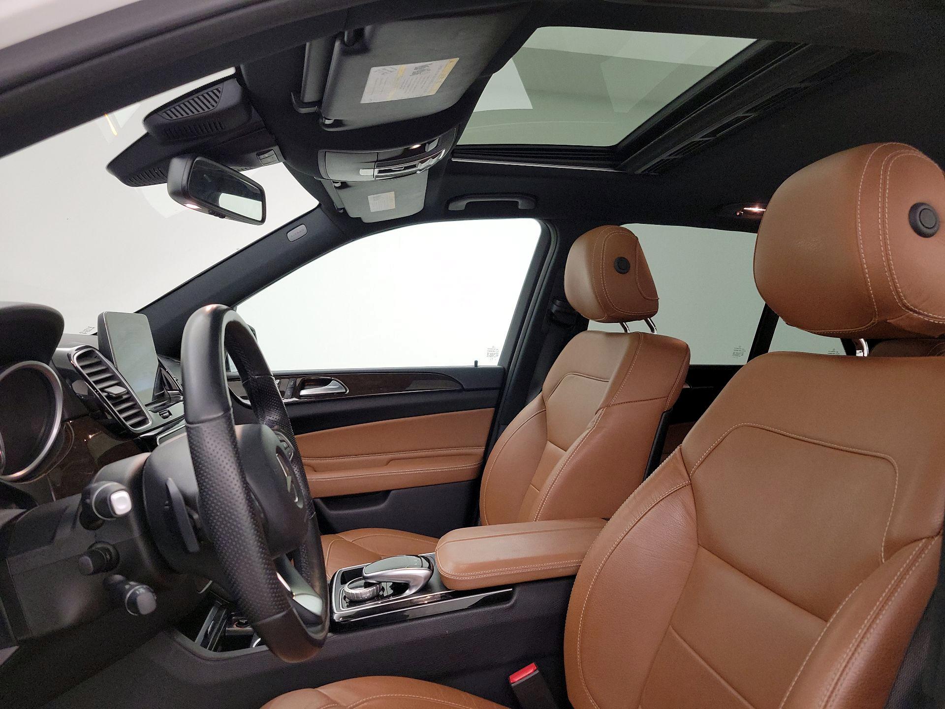 Thumbnail: 2016 Mercedes-Benz GLE - 19