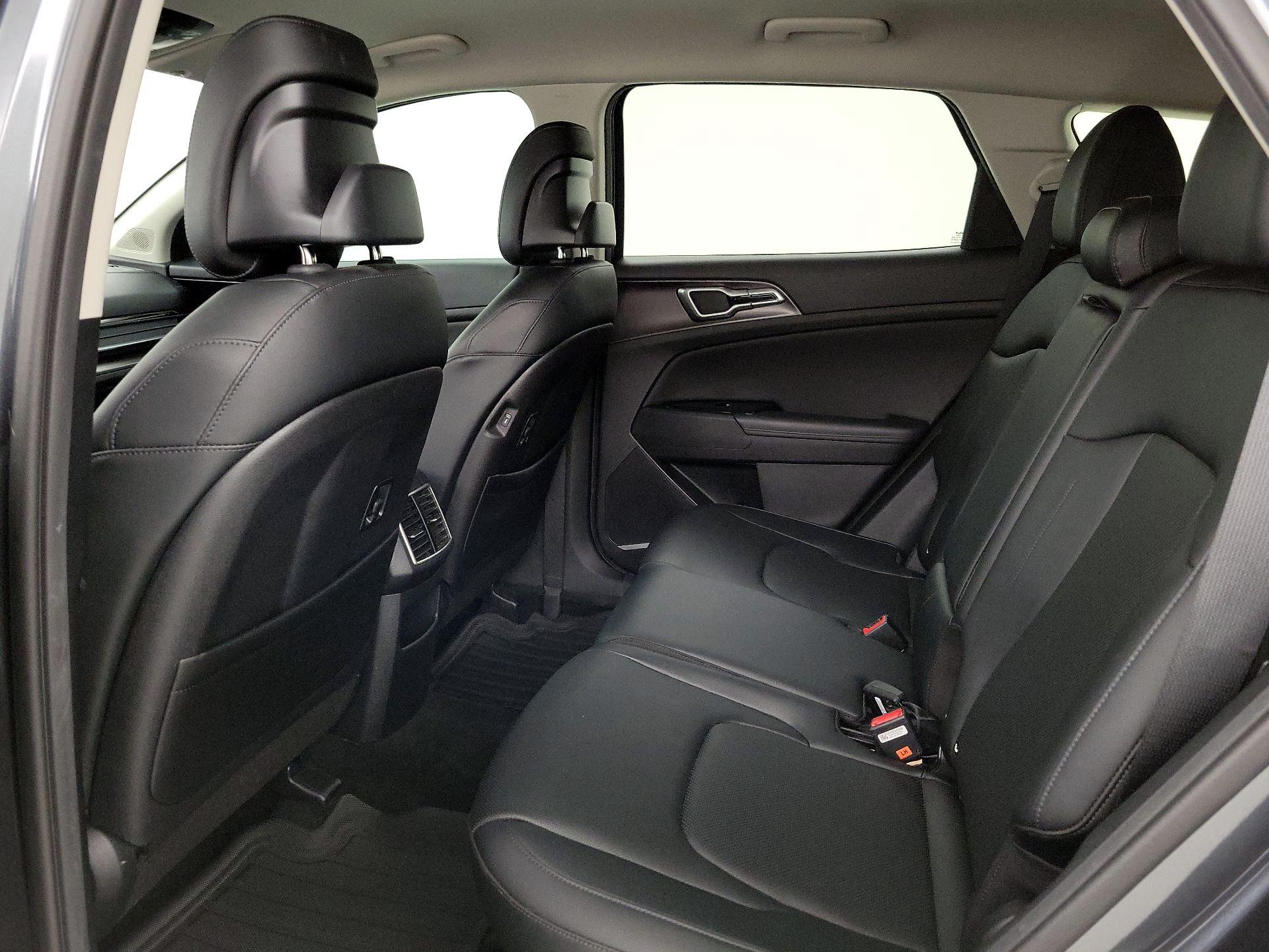 Thumbnail: 2023 Kia Sportage - 18