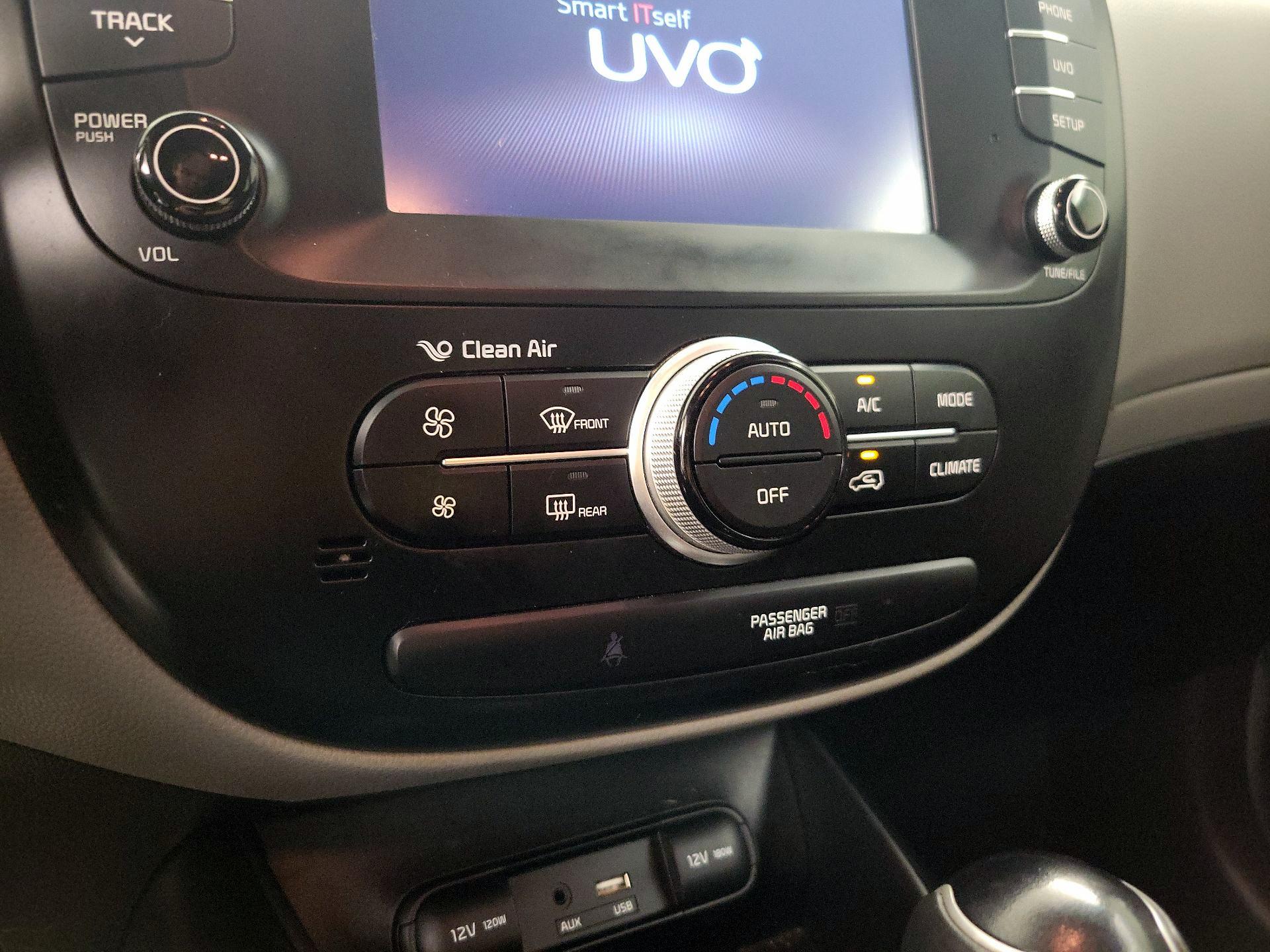 Thumbnail: 2018 Kia Soul - 16