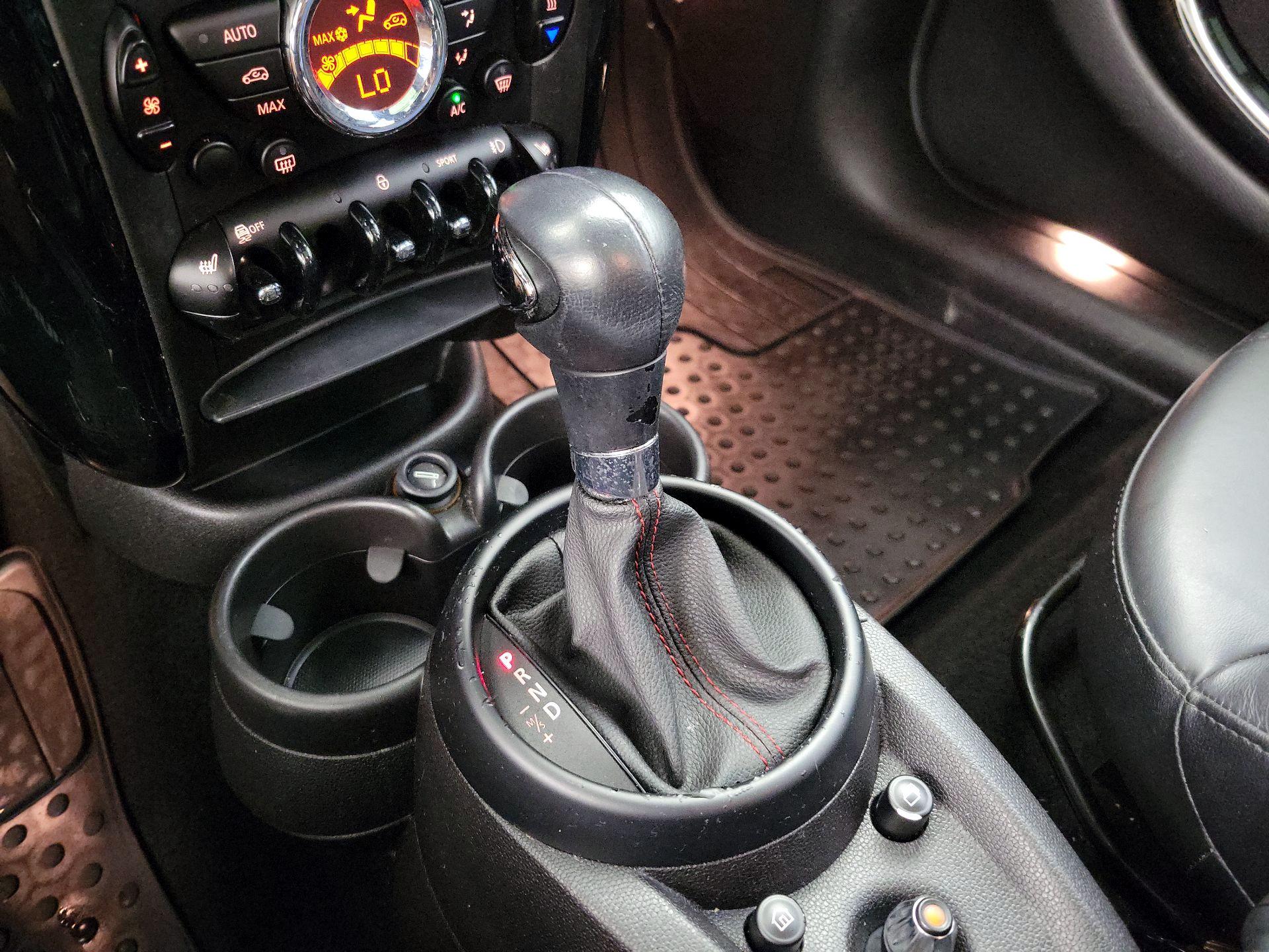 Thumbnail: 2016 MINI Cooper Countryman - 16