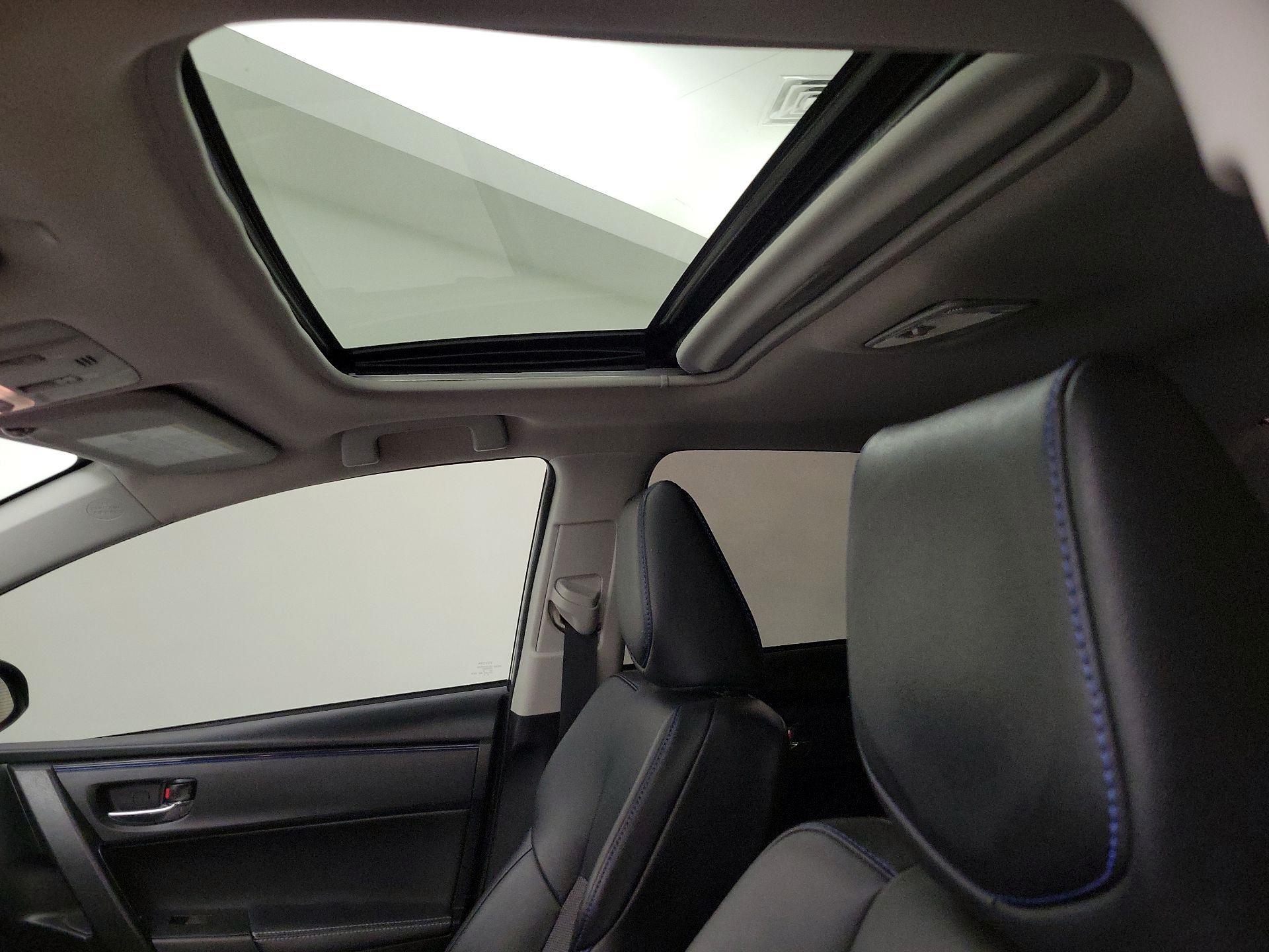 Thumbnail: 2019 Toyota Corolla - 18
