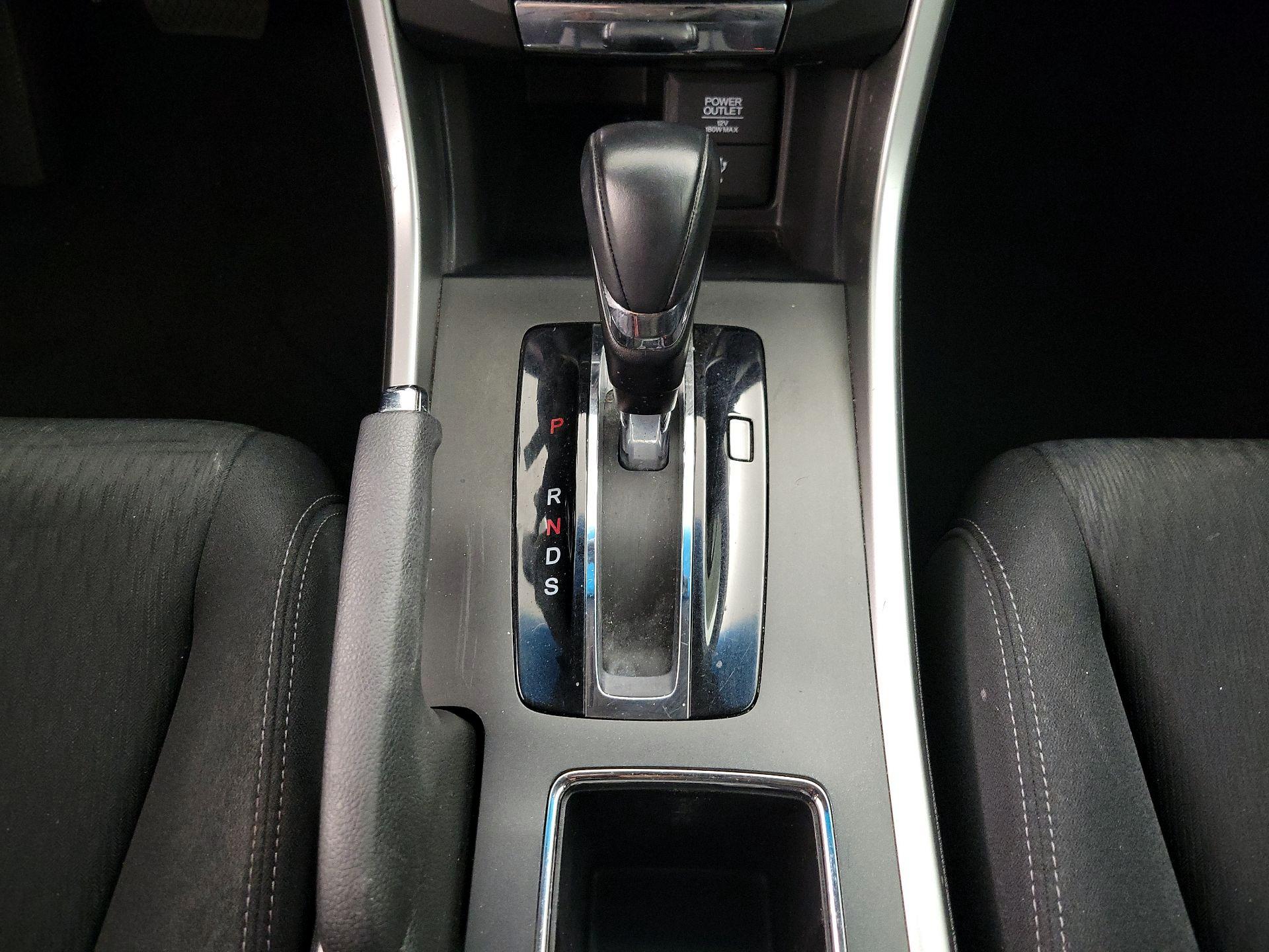 Thumbnail: 2013 Honda Accord - 17