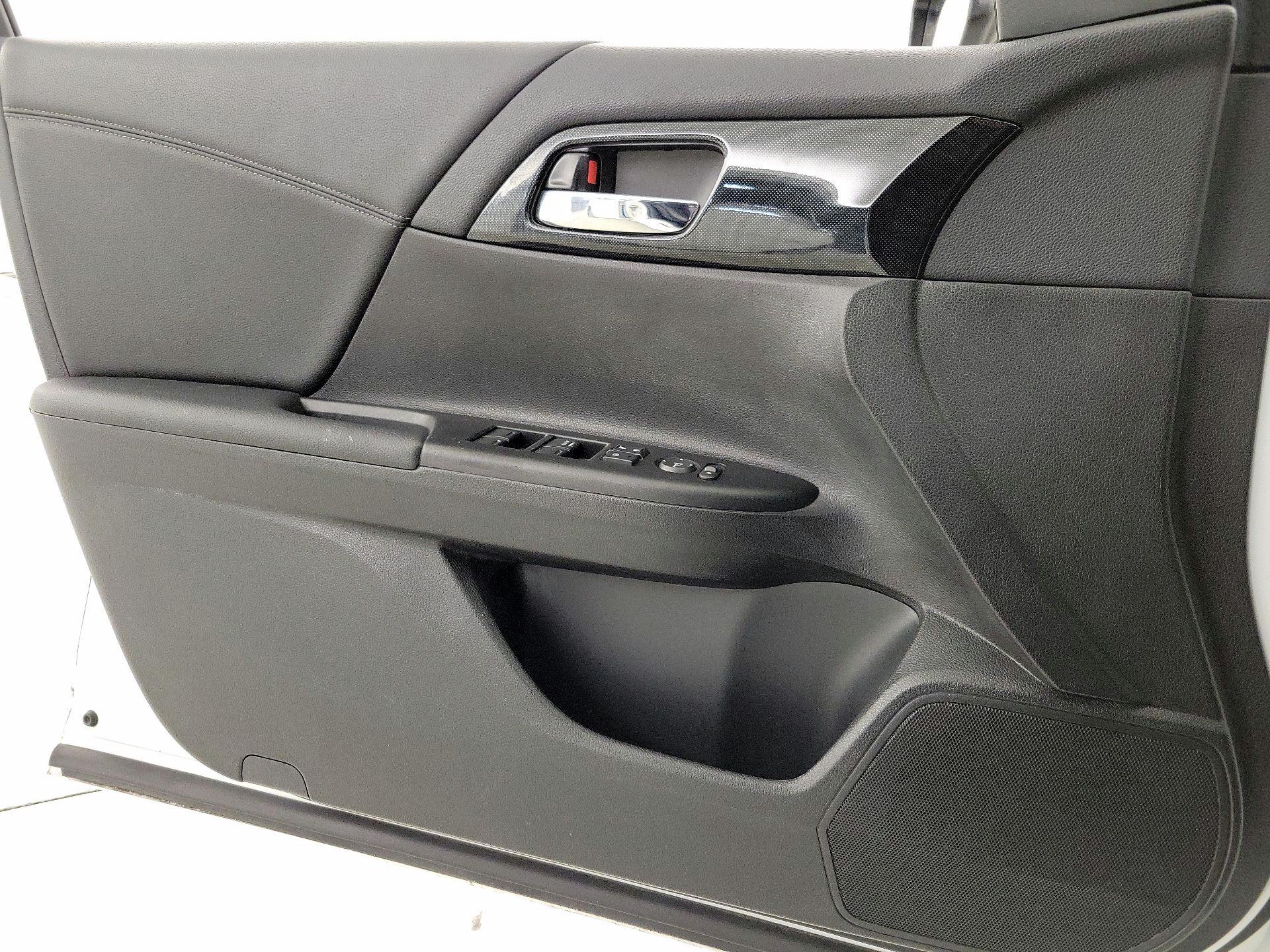 Thumbnail: 2015 Honda Accord - 12