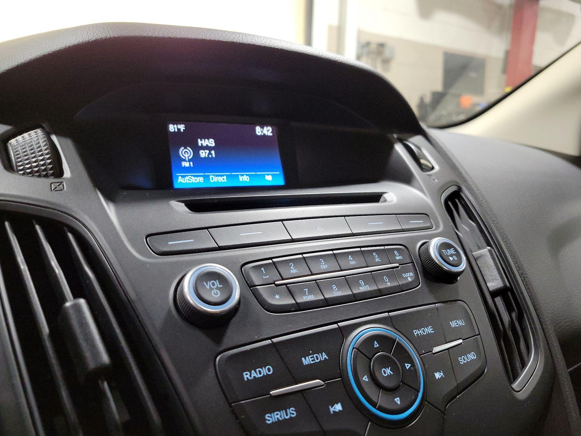 Thumbnail: 2016 Ford Focus - 15