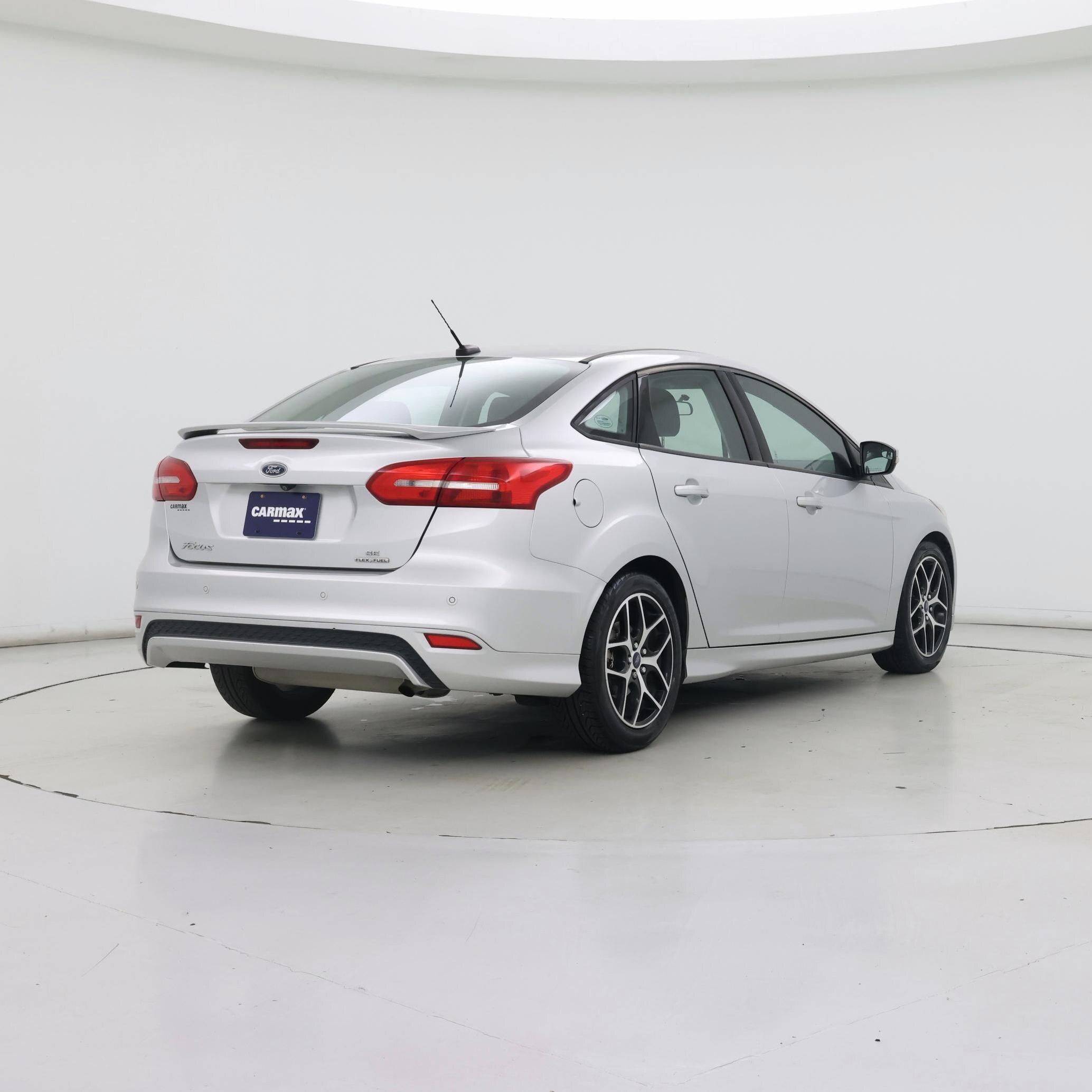 Thumbnail: 2016 Ford Focus - 8
