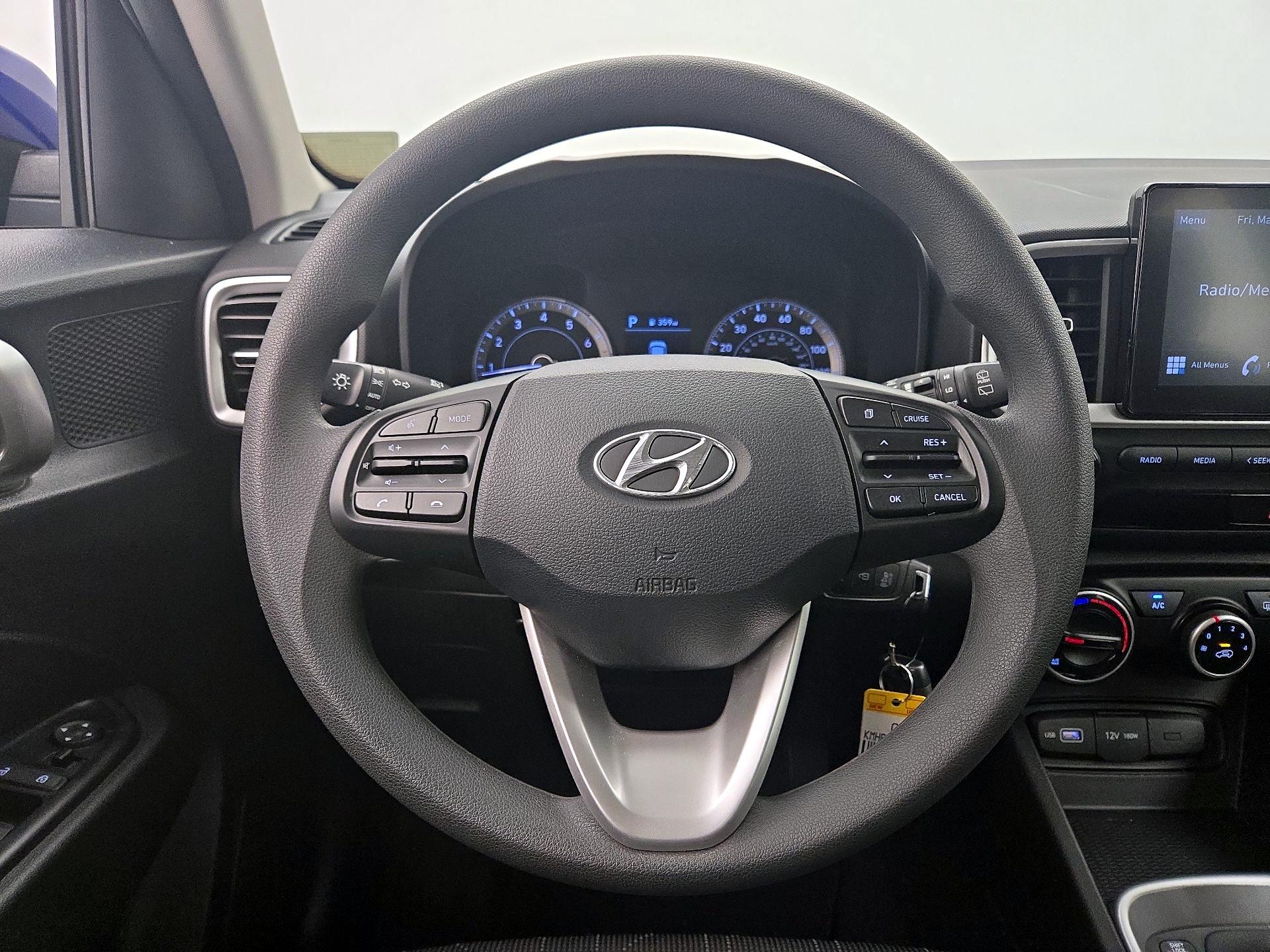 Thumbnail: 2022 Hyundai Venue - 10