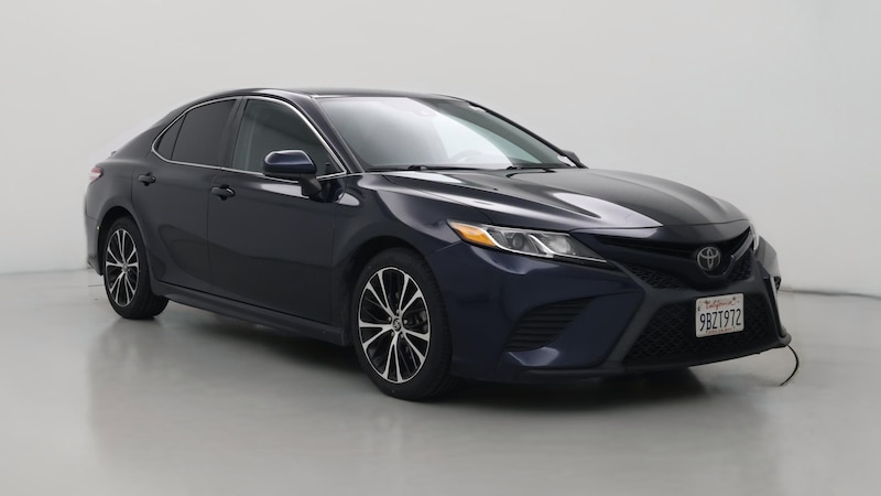 2020 Toyota Camry SE Hero Image