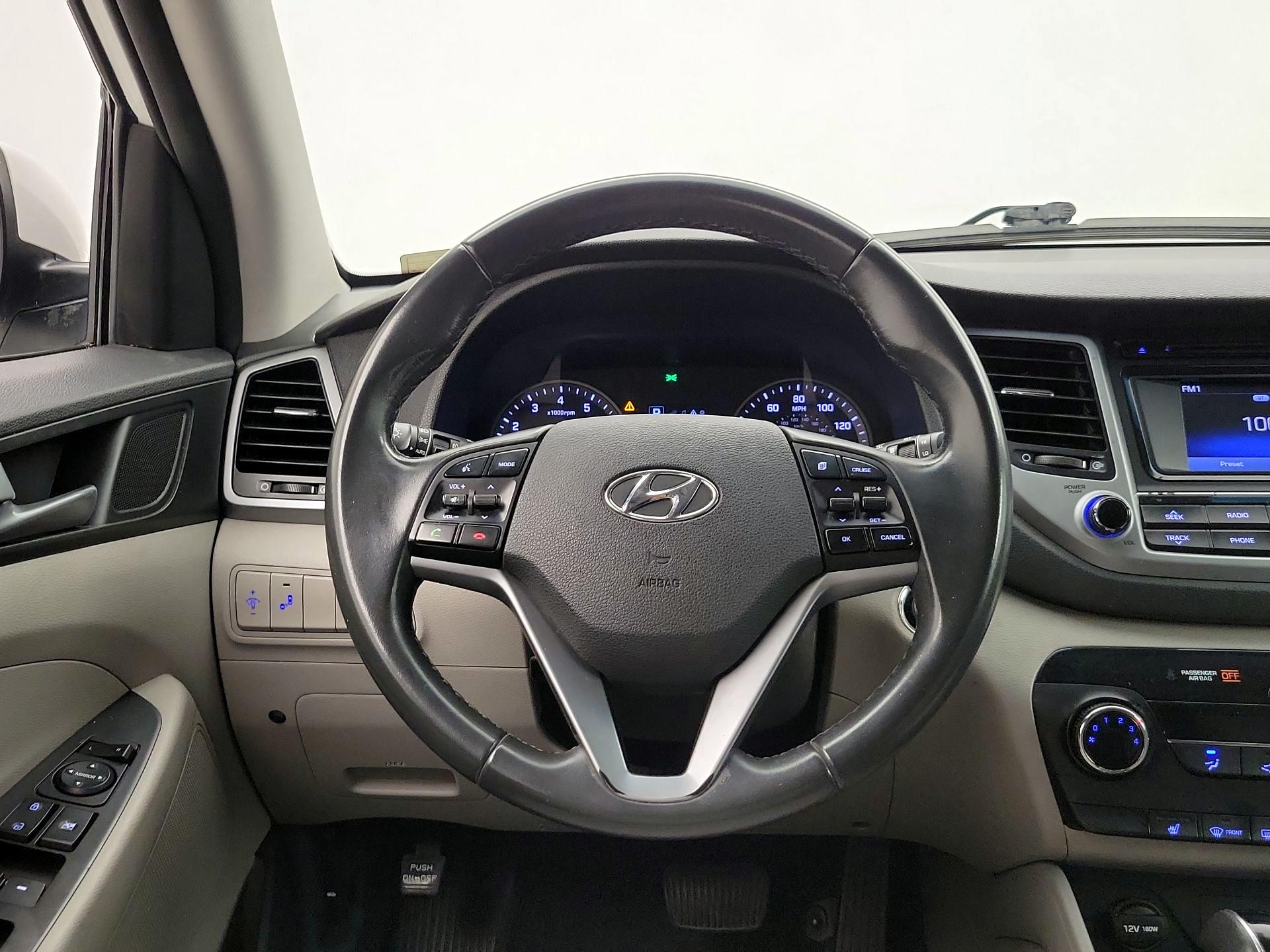 Thumbnail: 2016 Hyundai Tucson - 10