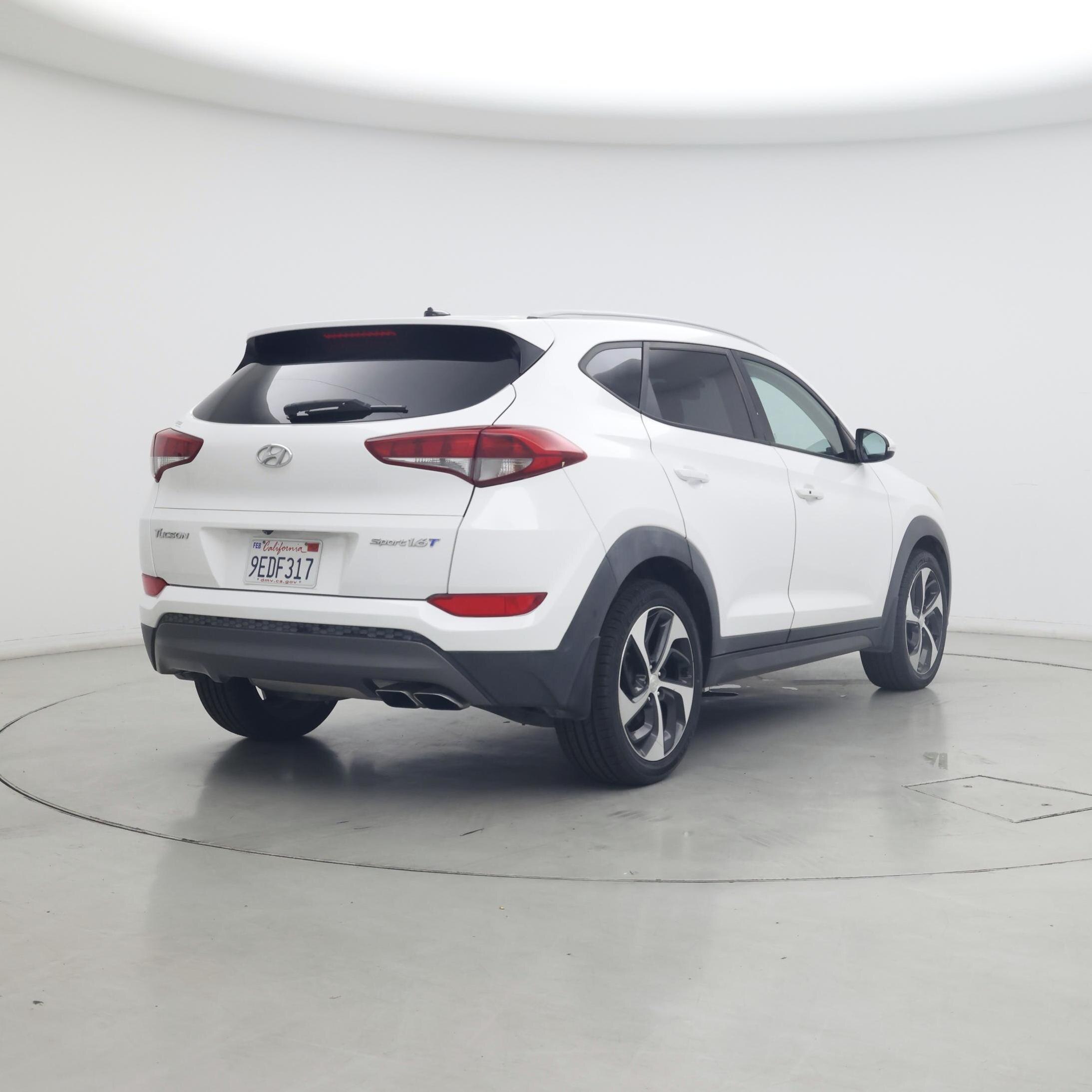 Thumbnail: 2016 Hyundai Tucson - 8