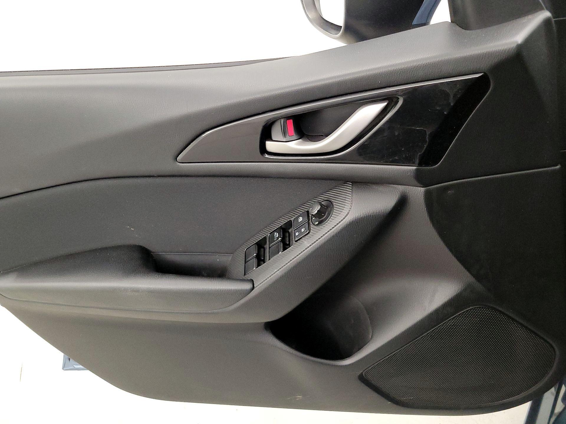Thumbnail: 2015 Mazda Mazda3 - 12