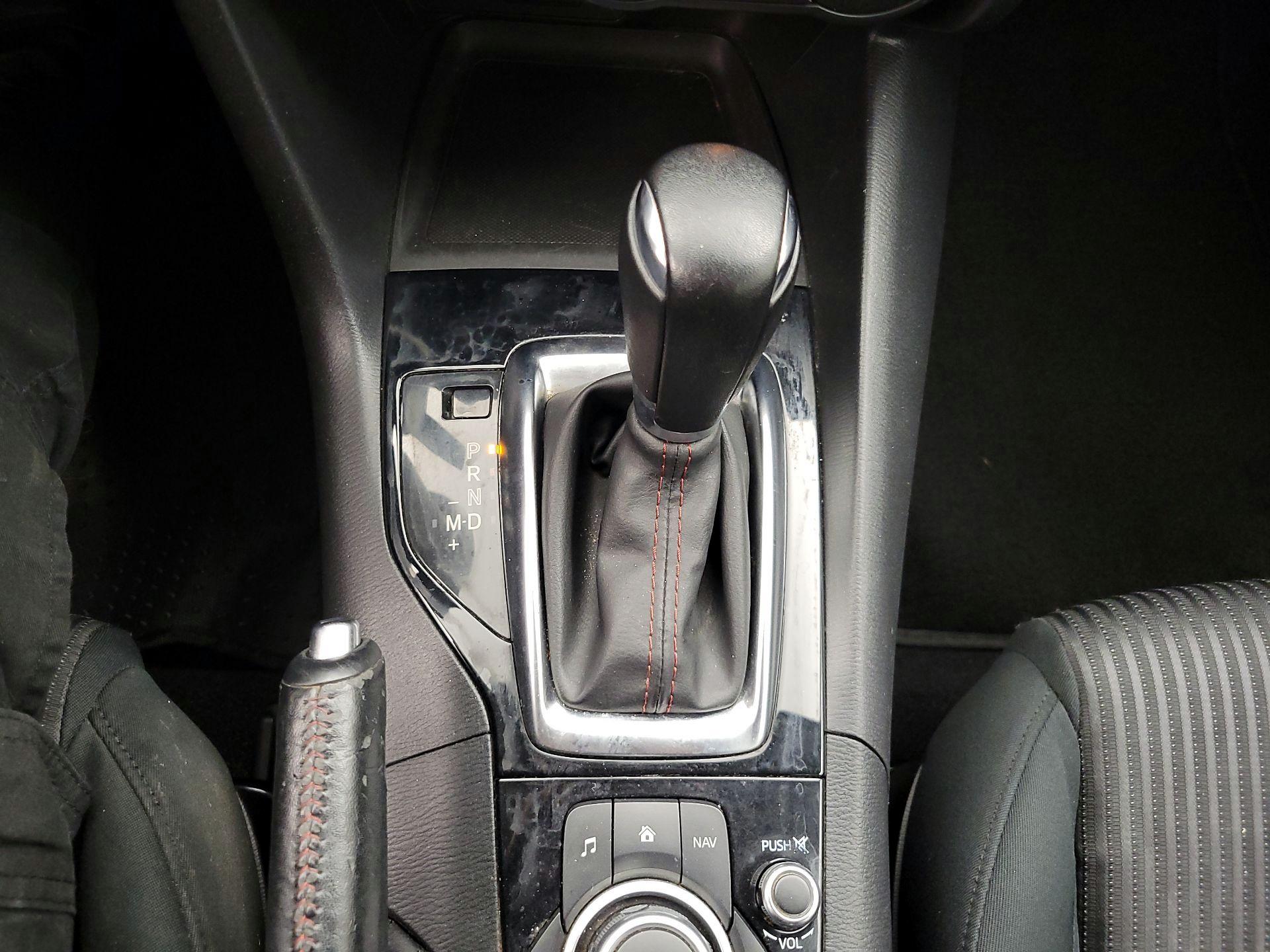 Thumbnail: 2015 Mazda Mazda3 - 17