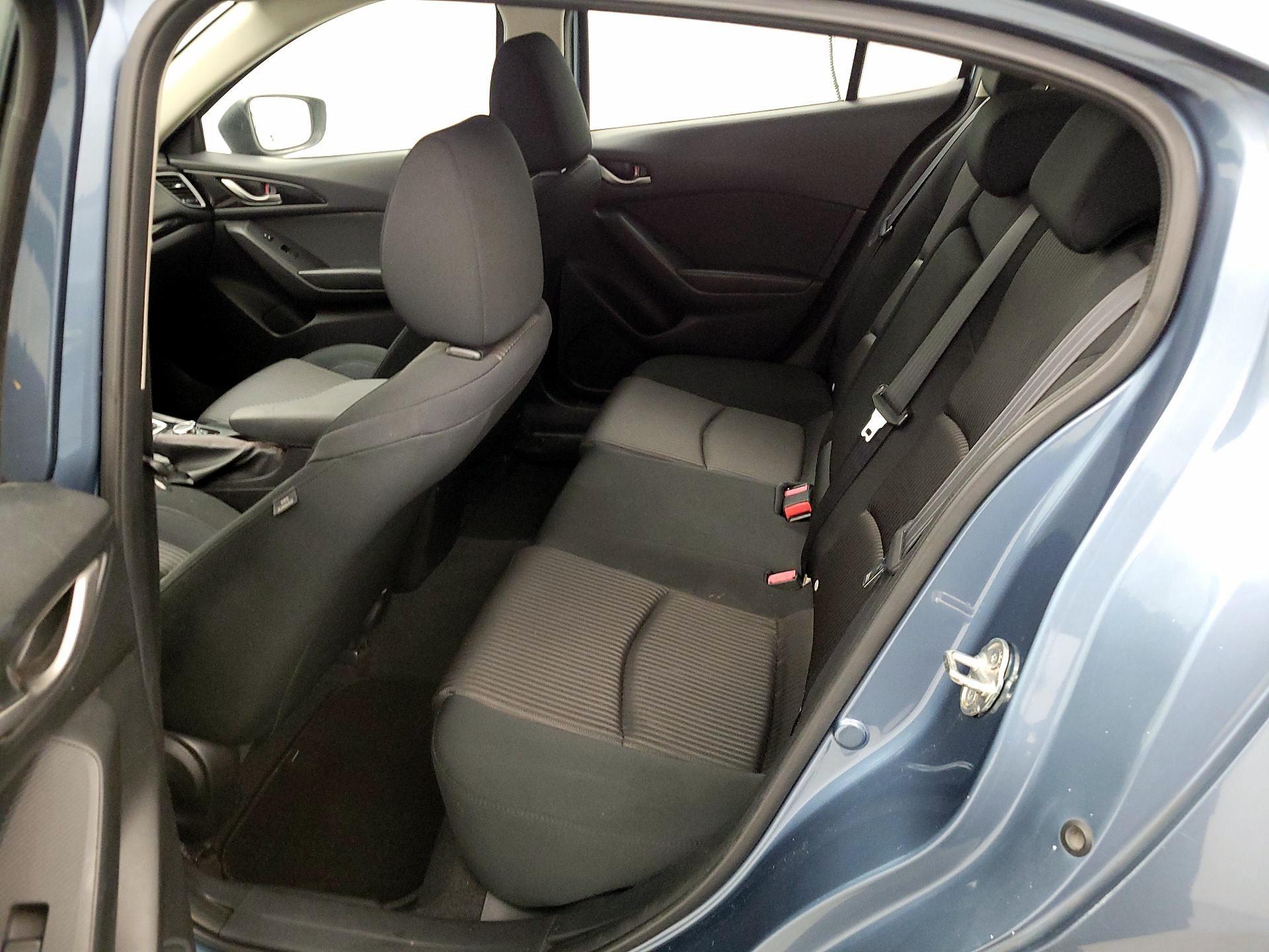 Thumbnail: 2015 Mazda Mazda3 - 18